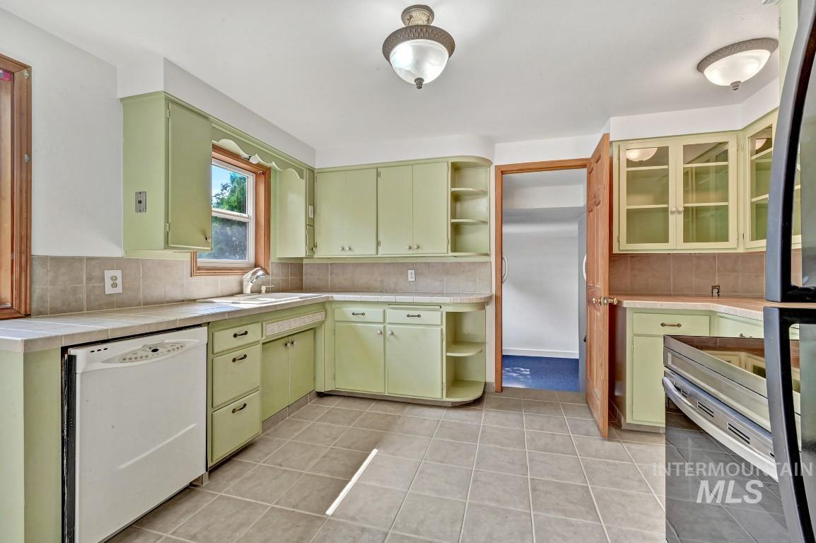4910 W Edson Street, Boise, Idaho 83705, 2 Bedrooms, 1 Bathroom, Residential For Sale, Price $399,900, 98960736