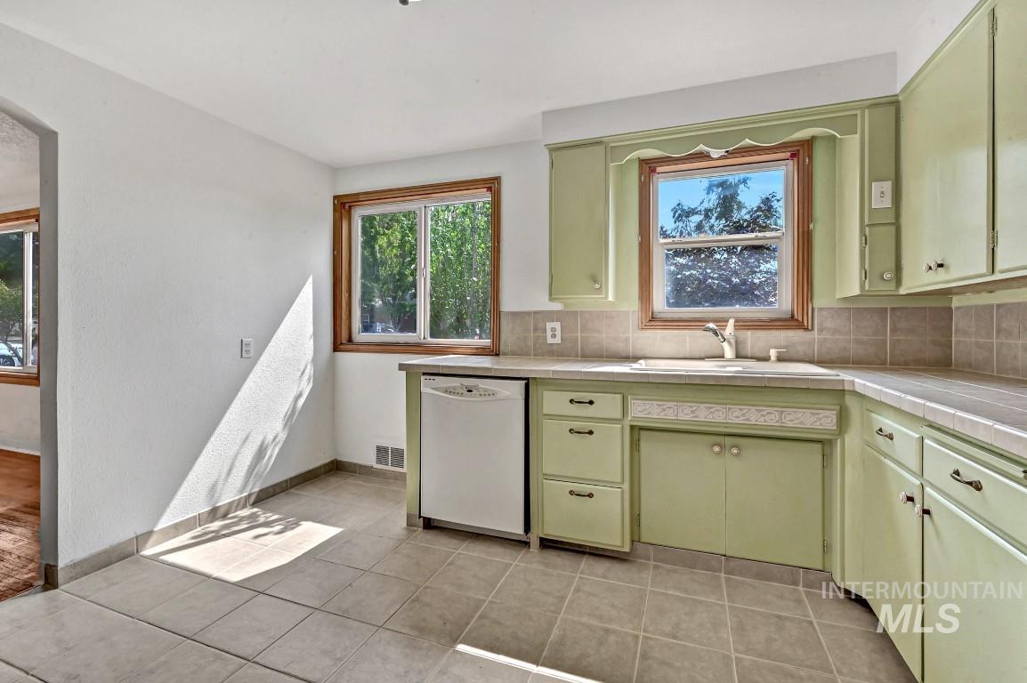 4910 W Edson Street, Boise, Idaho 83705, 2 Bedrooms, 1 Bathroom, Residential For Sale, Price $399,900, 98960736