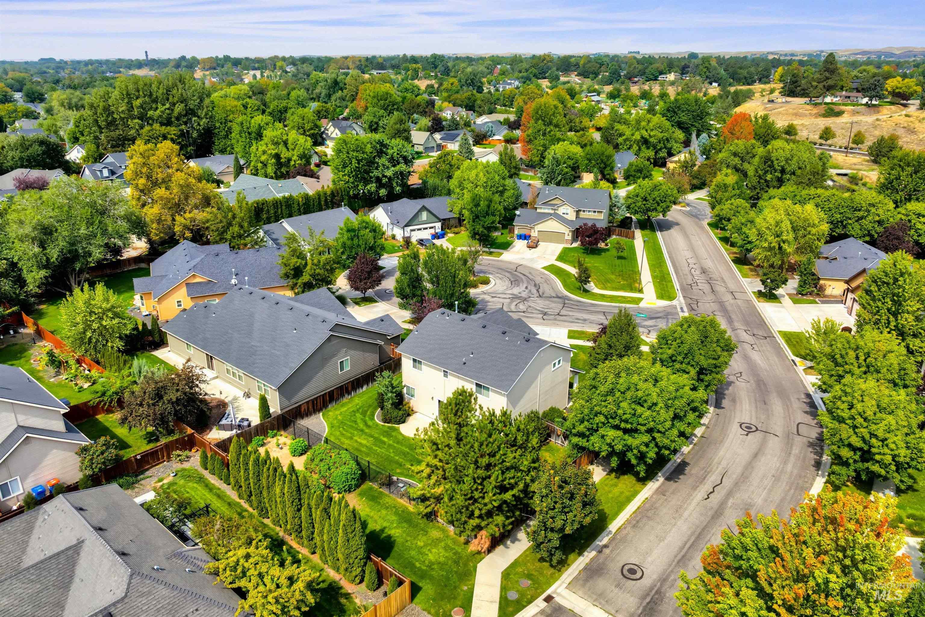 2473 E Clackamas Court, Eagle, Idaho 83616, 4 Bedrooms, 2.5 Bathrooms, Residential For Sale, Price $586,000, 98960741