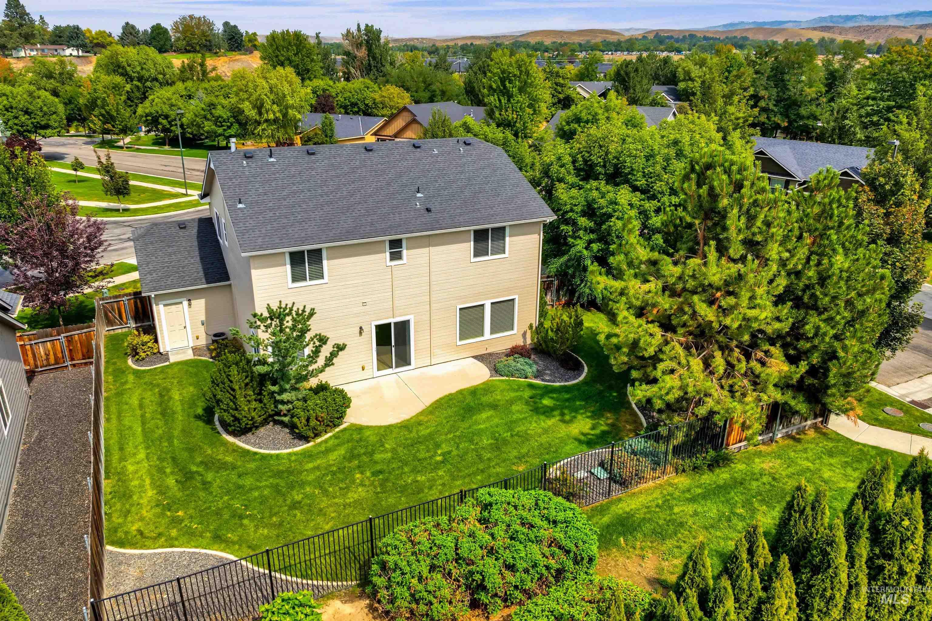 2473 E Clackamas Court, Eagle, Idaho 83616, 4 Bedrooms, 2.5 Bathrooms, Residential For Sale, Price $586,000, 98960741