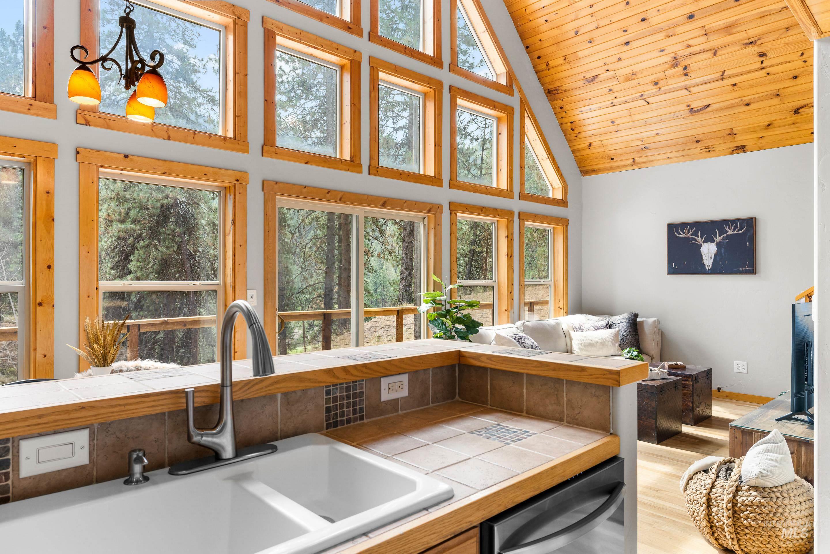 504 Robie Creek Rd, Boise, Idaho 83716, 3 Bedrooms, 2 Bathrooms, Residential For Sale, Price $425,000, 98960743