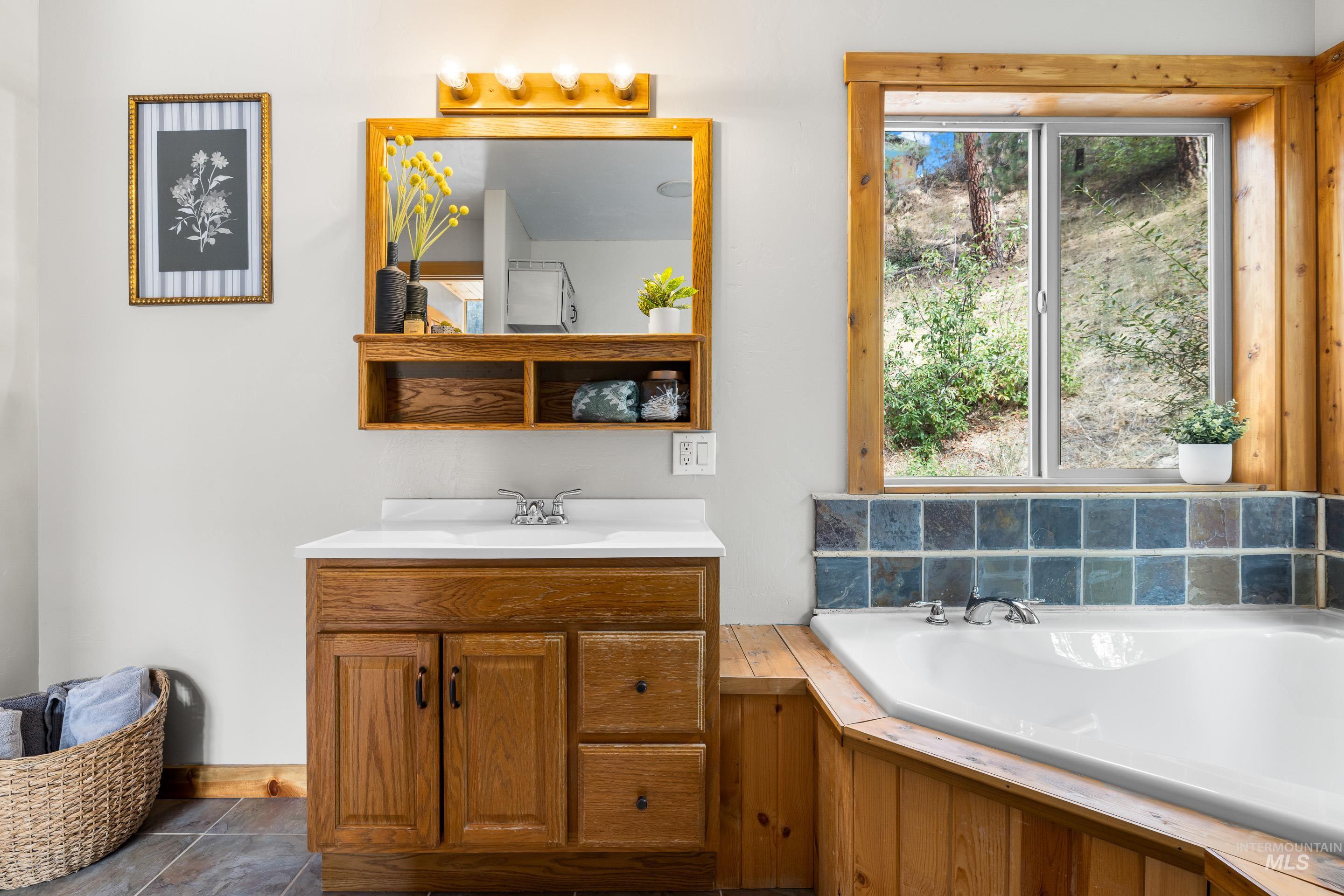 504 Robie Creek Rd, Boise, Idaho 83716, 3 Bedrooms, 2 Bathrooms, Residential For Sale, Price $425,000, 98960743