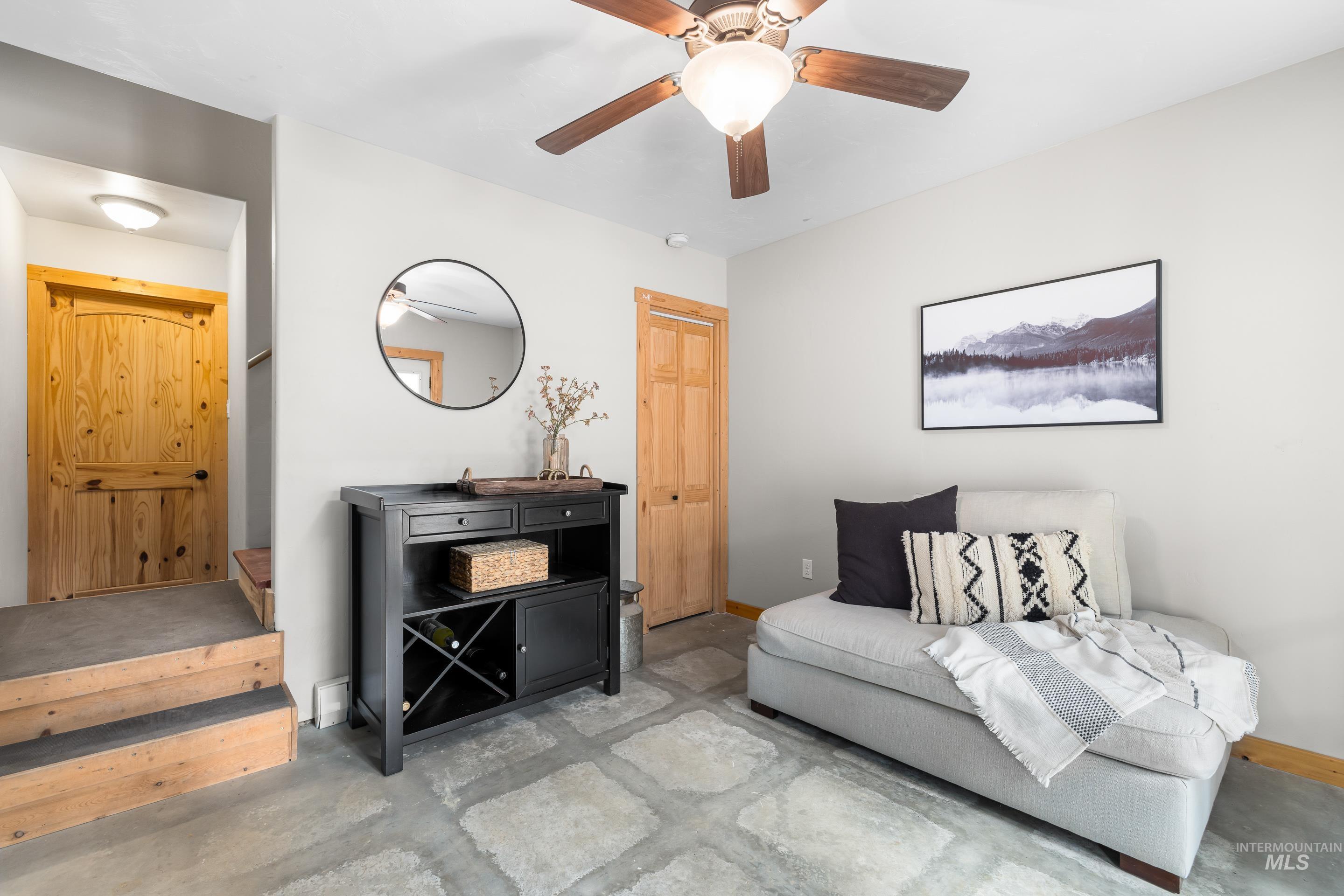 504 Robie Creek Rd, Boise, Idaho 83716, 3 Bedrooms, 2 Bathrooms, Residential For Sale, Price $425,000, 98960743