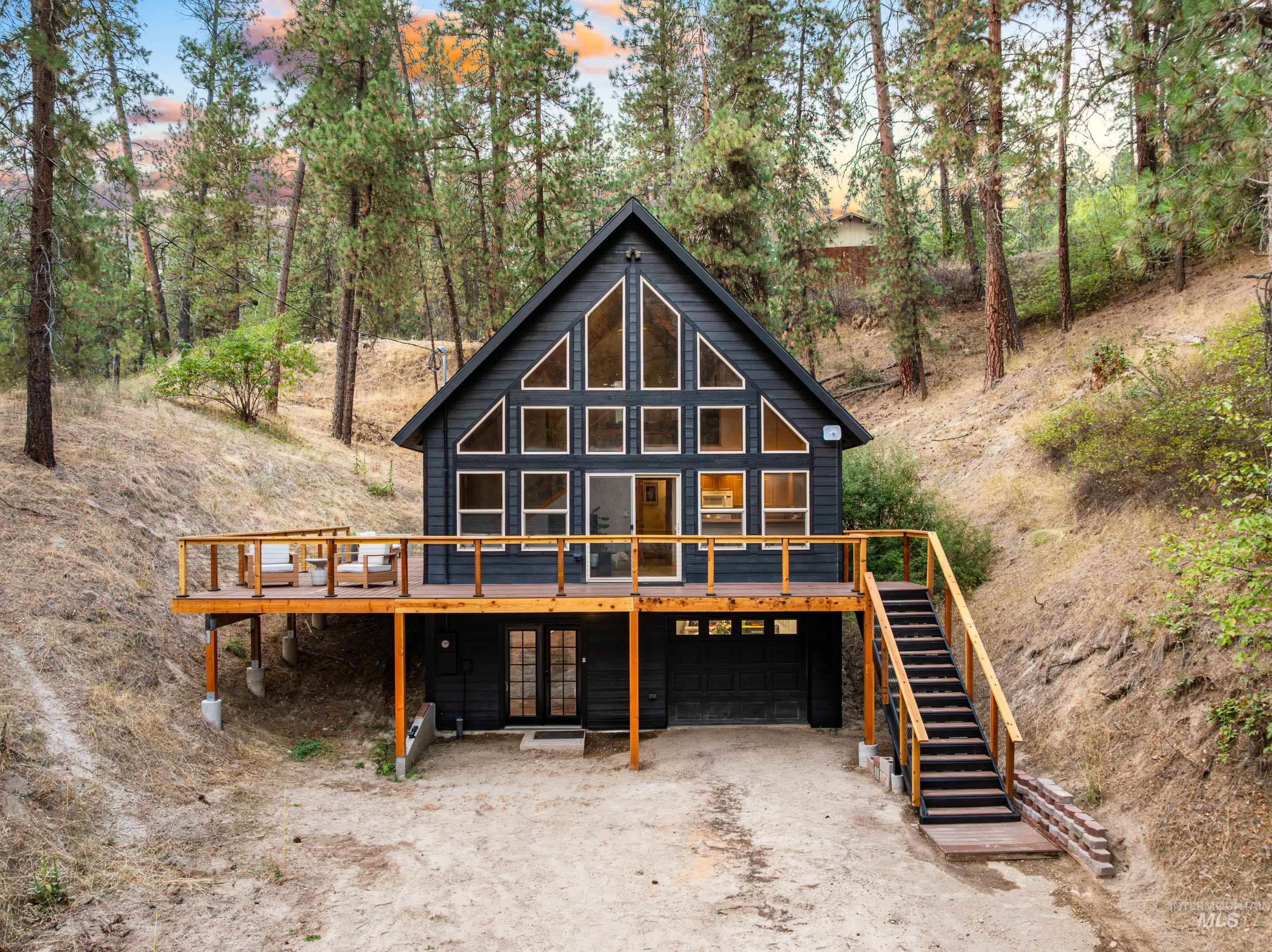 504 Robie Creek Rd, Boise, Idaho 83716, 3 Bedrooms, 2 Bathrooms, Residential For Sale, Price $425,000, 98960743