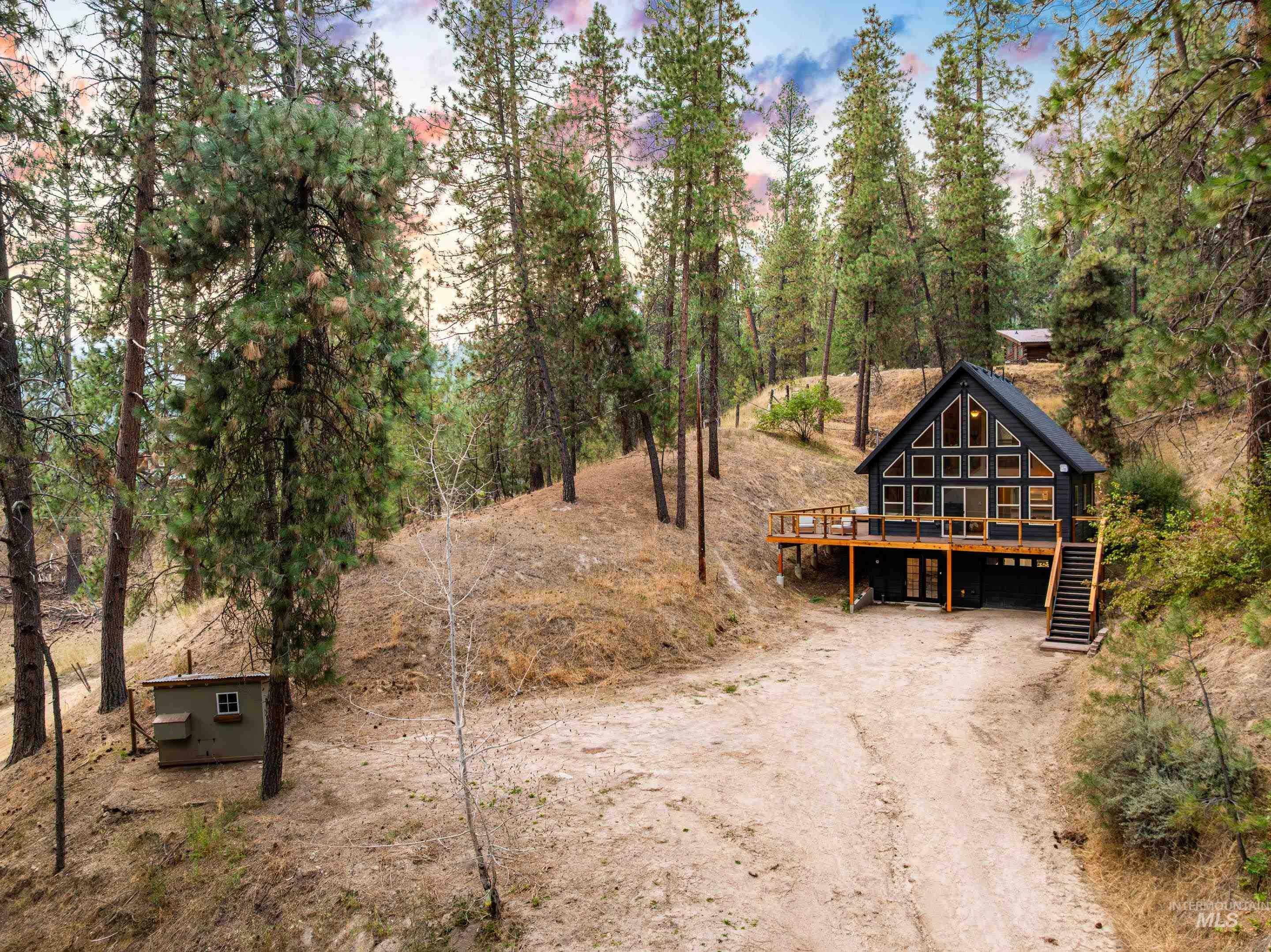 504 Robie Creek Rd, Boise, Idaho 83716, 3 Bedrooms, 2 Bathrooms, Residential For Sale, Price $425,000, 98960743