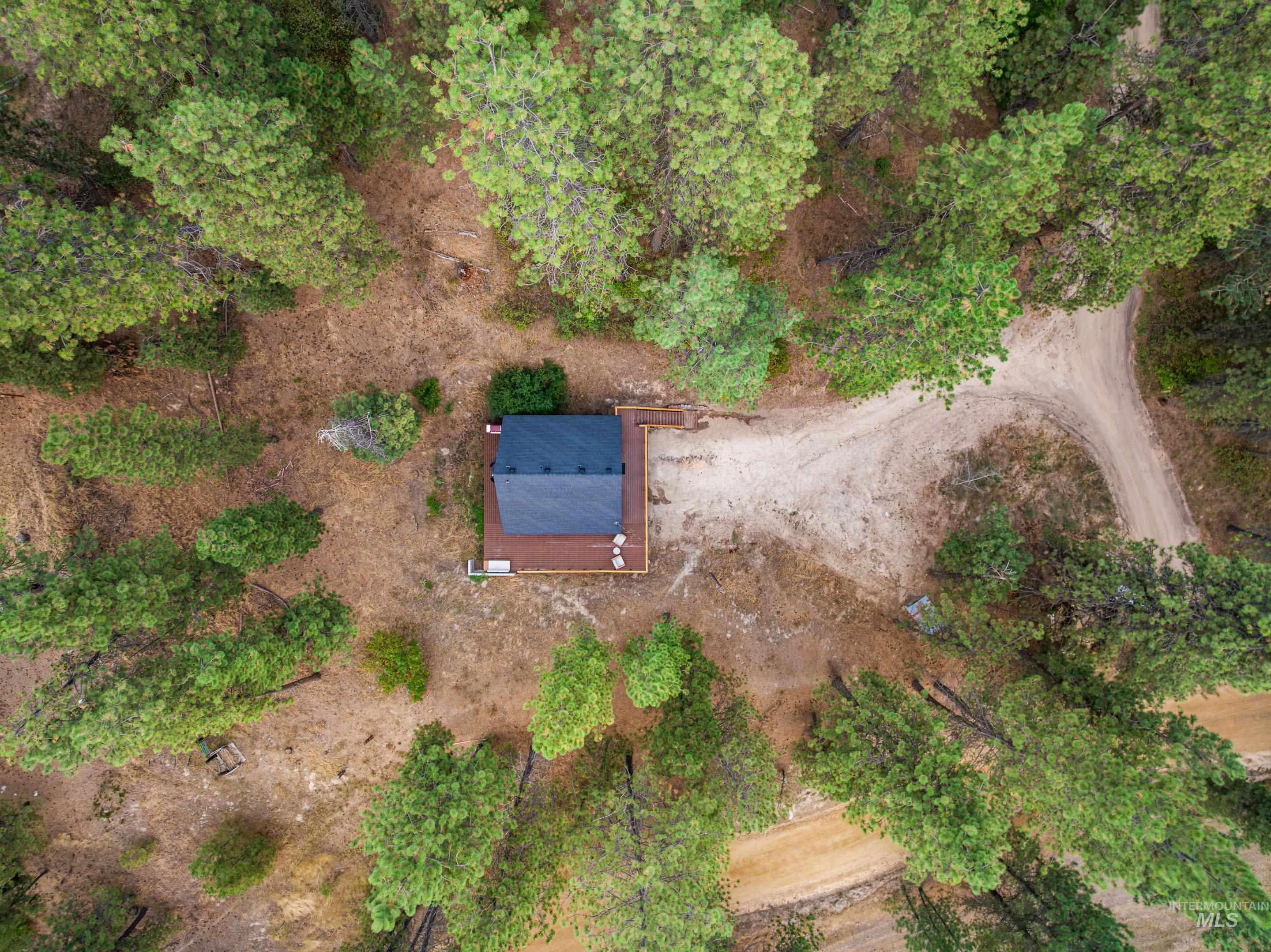 Aerial view of property and surrounding area