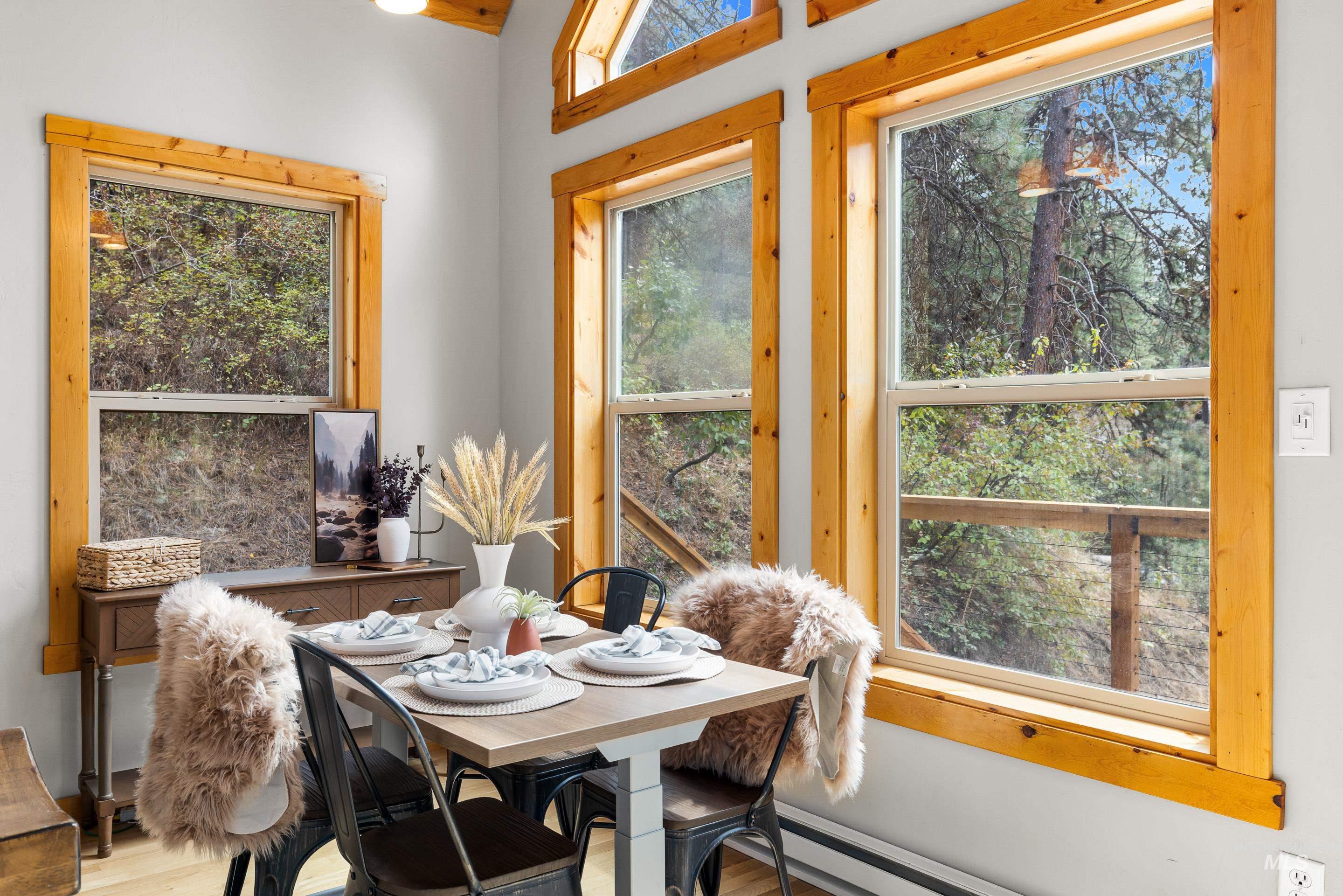 504 Robie Creek Rd, Boise, Idaho 83716, 3 Bedrooms, 2 Bathrooms, Residential For Sale, Price $425,000, 98960743