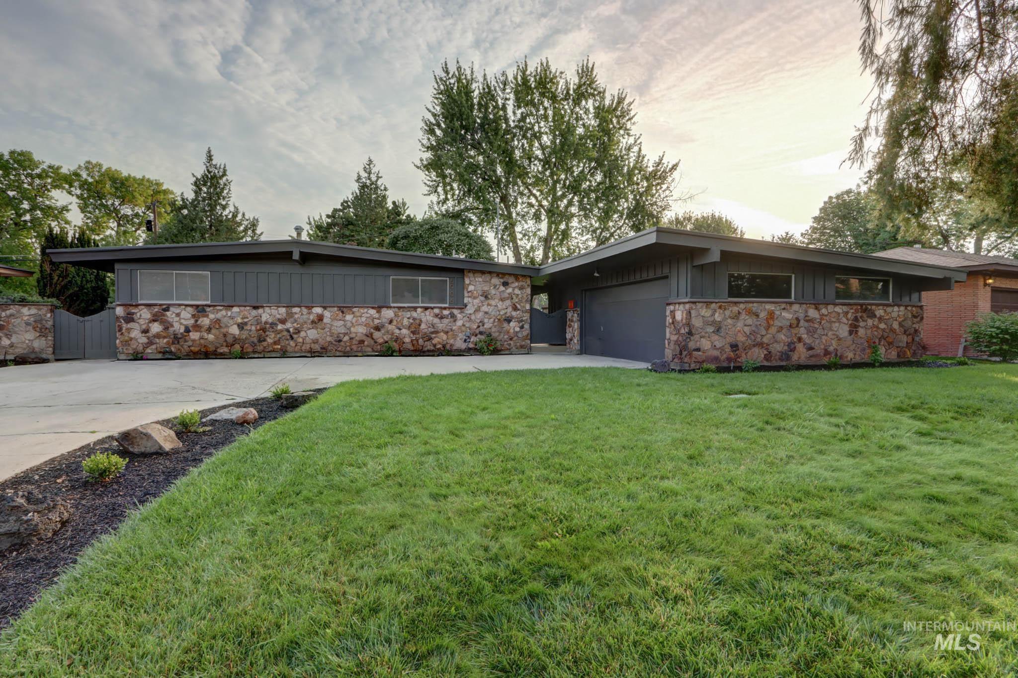 6906 W Hummel Drive, Boise, Idaho 83709, 3 Bedrooms, 2 Bathrooms, Residential For Sale, Price $524,000, 98960751