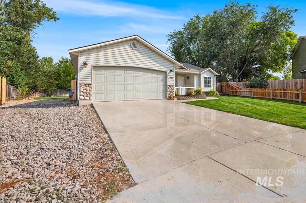 1037 W Fools Gold St., Kuna, Idaho 83634, 4 Bedrooms, 2 Bathrooms, Residential For Sale, Price $417,000, 98960753