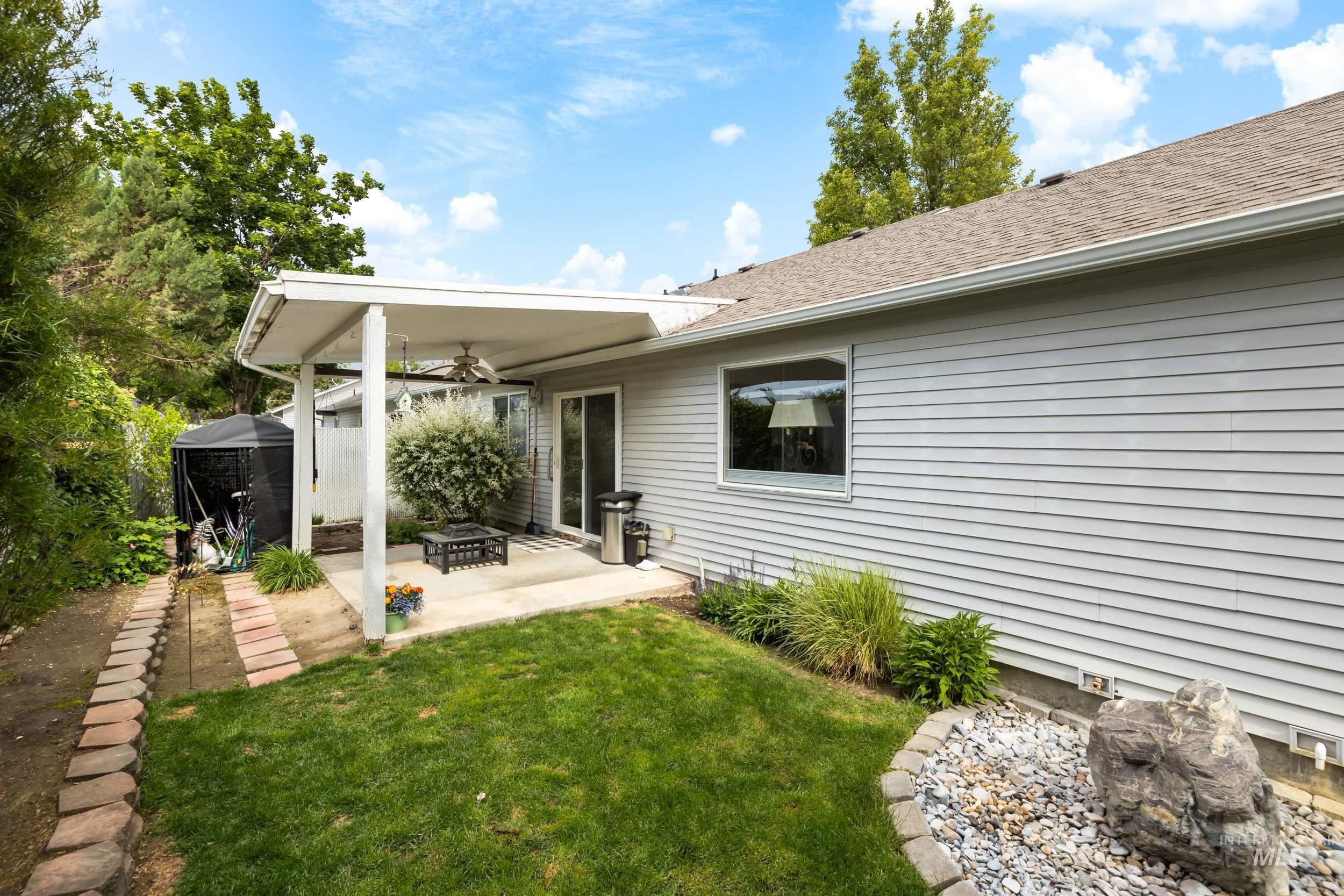 8093 Penny Lane, Garden City, Idaho 83714, 2 Bedrooms, 2.5 Bathrooms, Residential For Sale, Price $374,900, 98960755