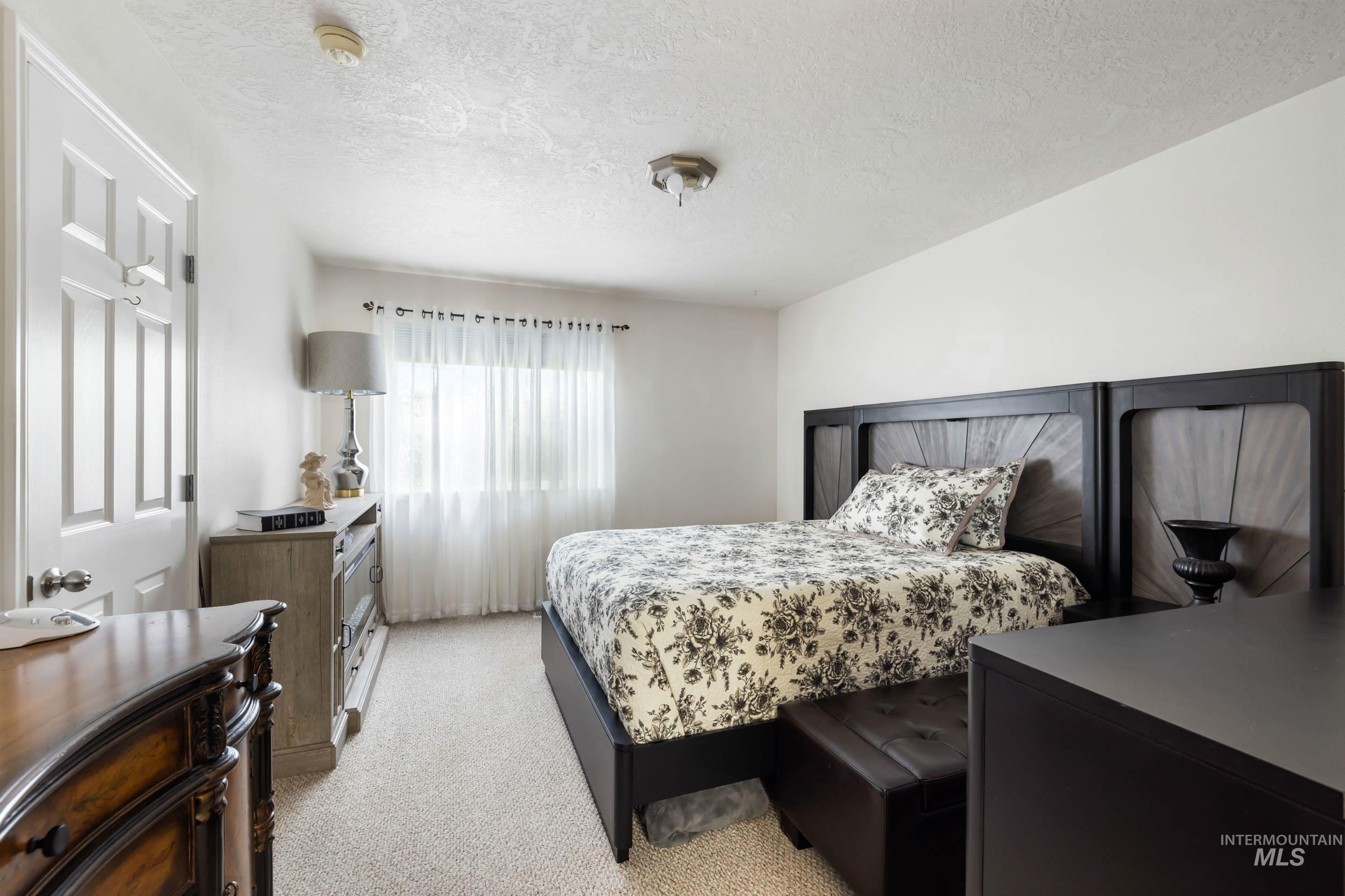 8093 Penny Lane, Garden City, Idaho 83714, 2 Bedrooms, 2.5 Bathrooms, Residential For Sale, Price $374,900, 98960755