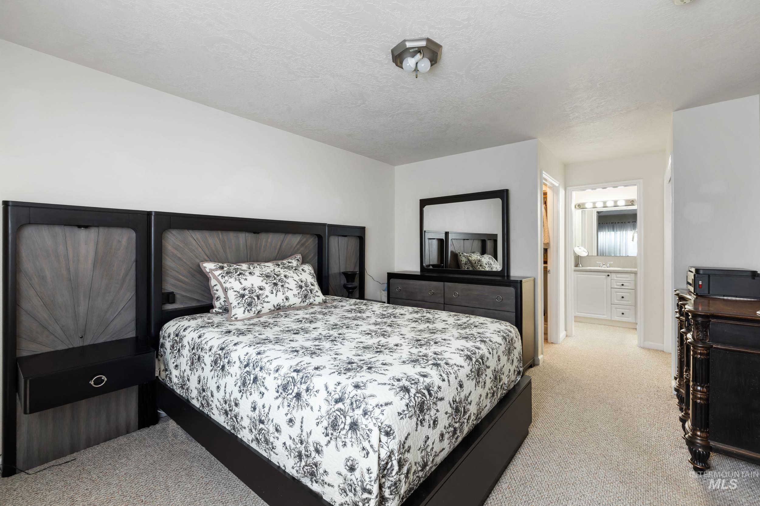 8093 Penny Lane, Garden City, Idaho 83714, 2 Bedrooms, 2.5 Bathrooms, Residential For Sale, Price $374,900, 98960755