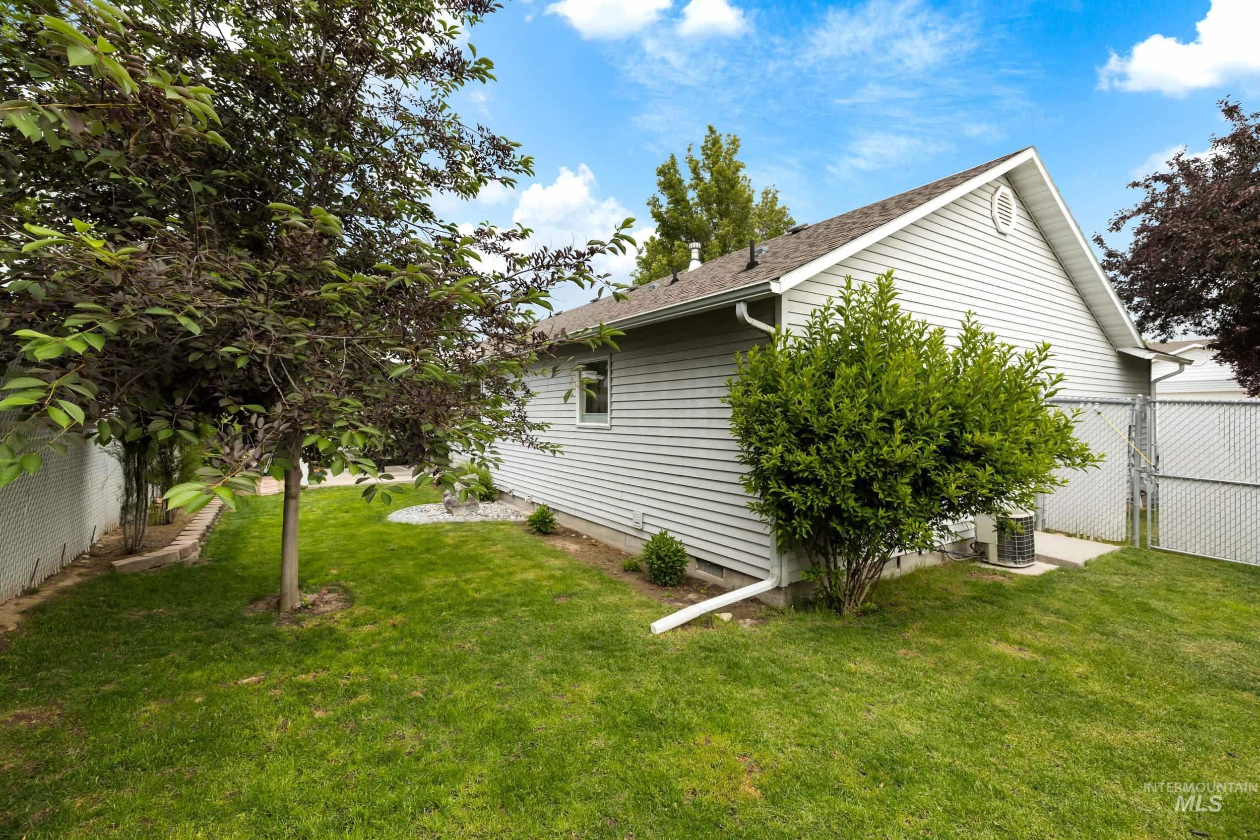 8093 Penny Lane, Garden City, Idaho 83714, 2 Bedrooms, 2.5 Bathrooms, Residential For Sale, Price $374,900, 98960755
