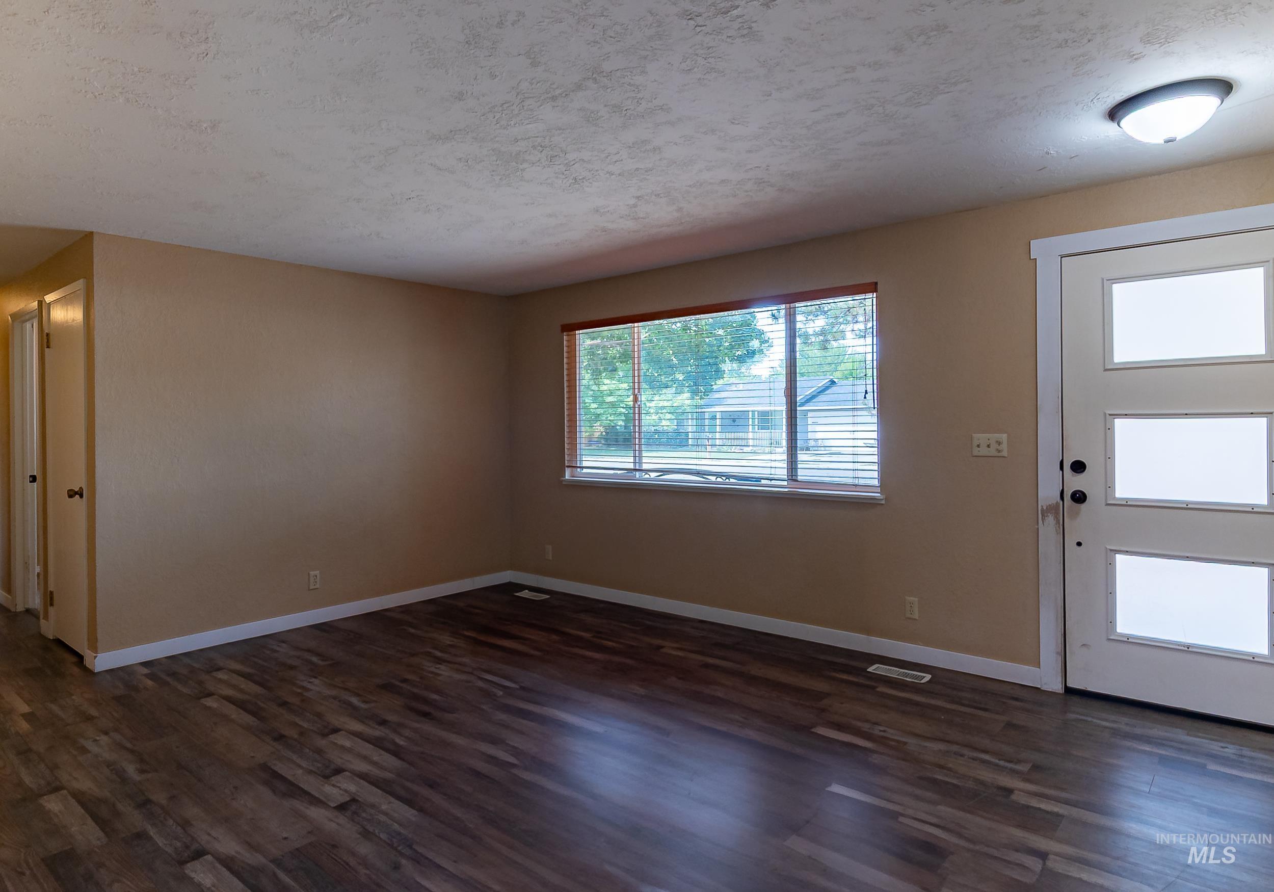 3552 N Covered Wagon Way, Boise, Idaho 83713, 3 Bedrooms, 1.5 Bathrooms, Residential For Sale, Price $390,000, 98960757