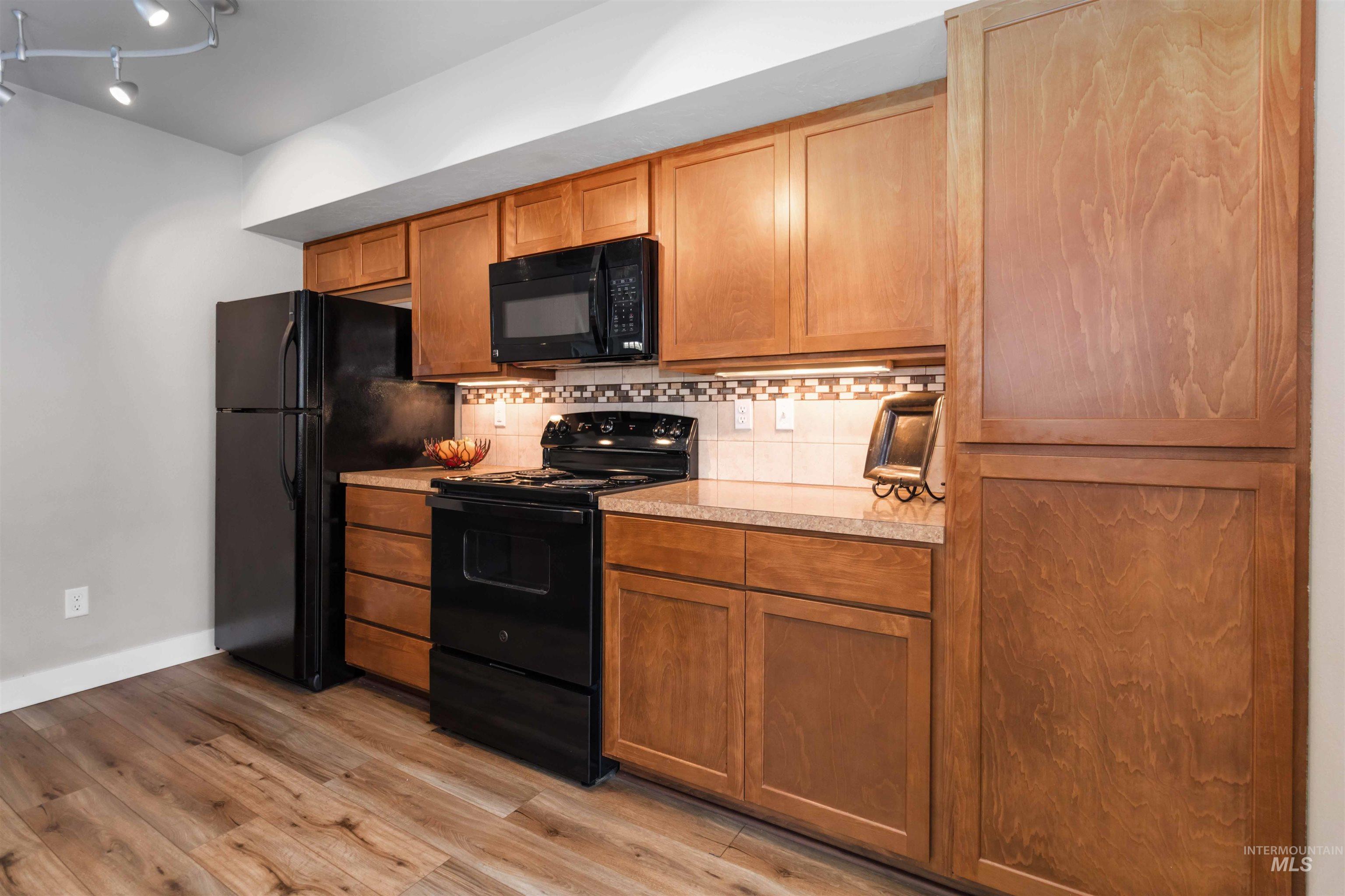 9193 W Brogan Dr., Boise, Idaho 83709, 2 Bedrooms, 2 Bathrooms, Residential Income For Sale, Price $310,000, 98960769