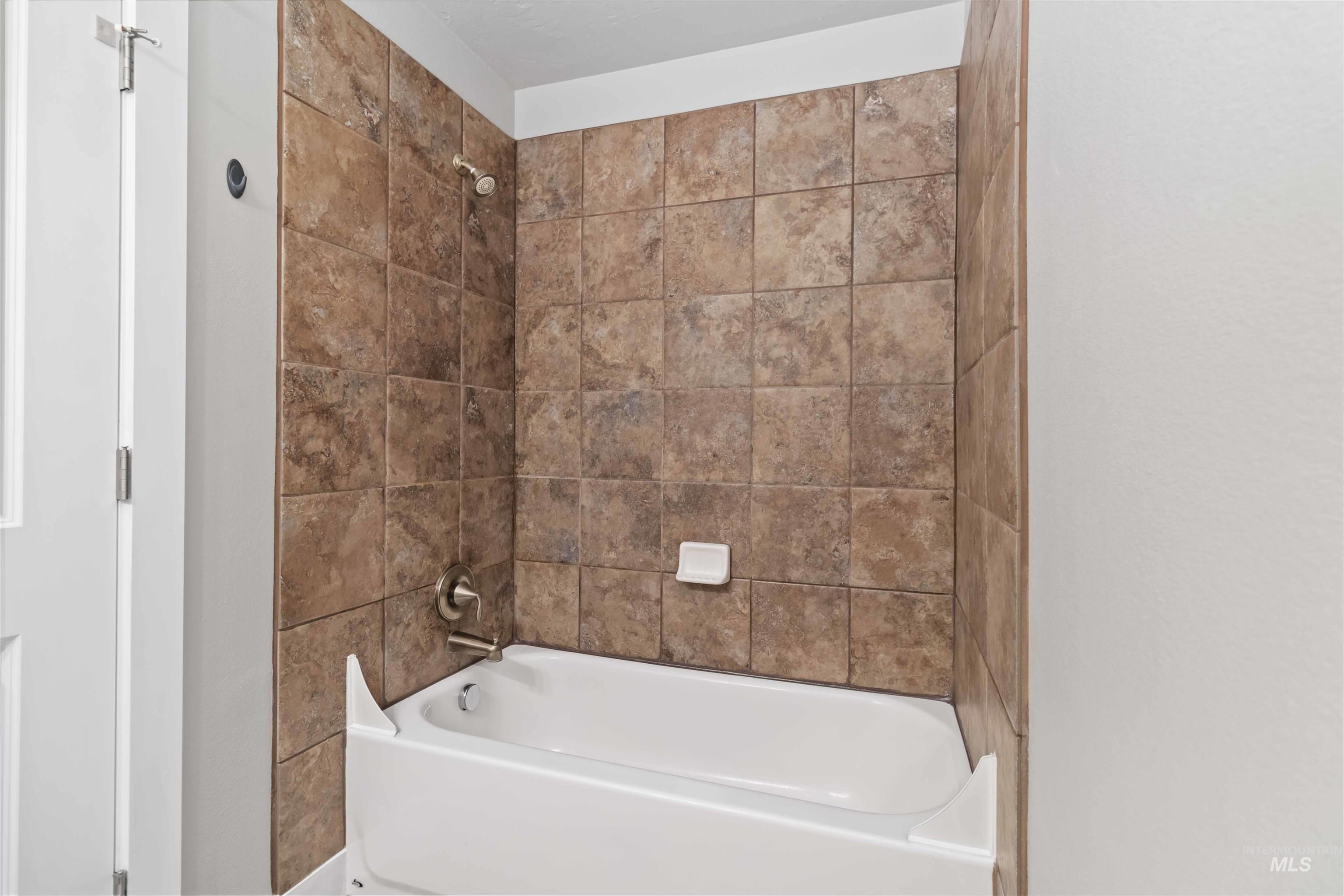 9193 W Brogan Dr., Boise, Idaho 83709, 2 Bedrooms, 2 Bathrooms, Residential Income For Sale, Price $310,000, 98960769