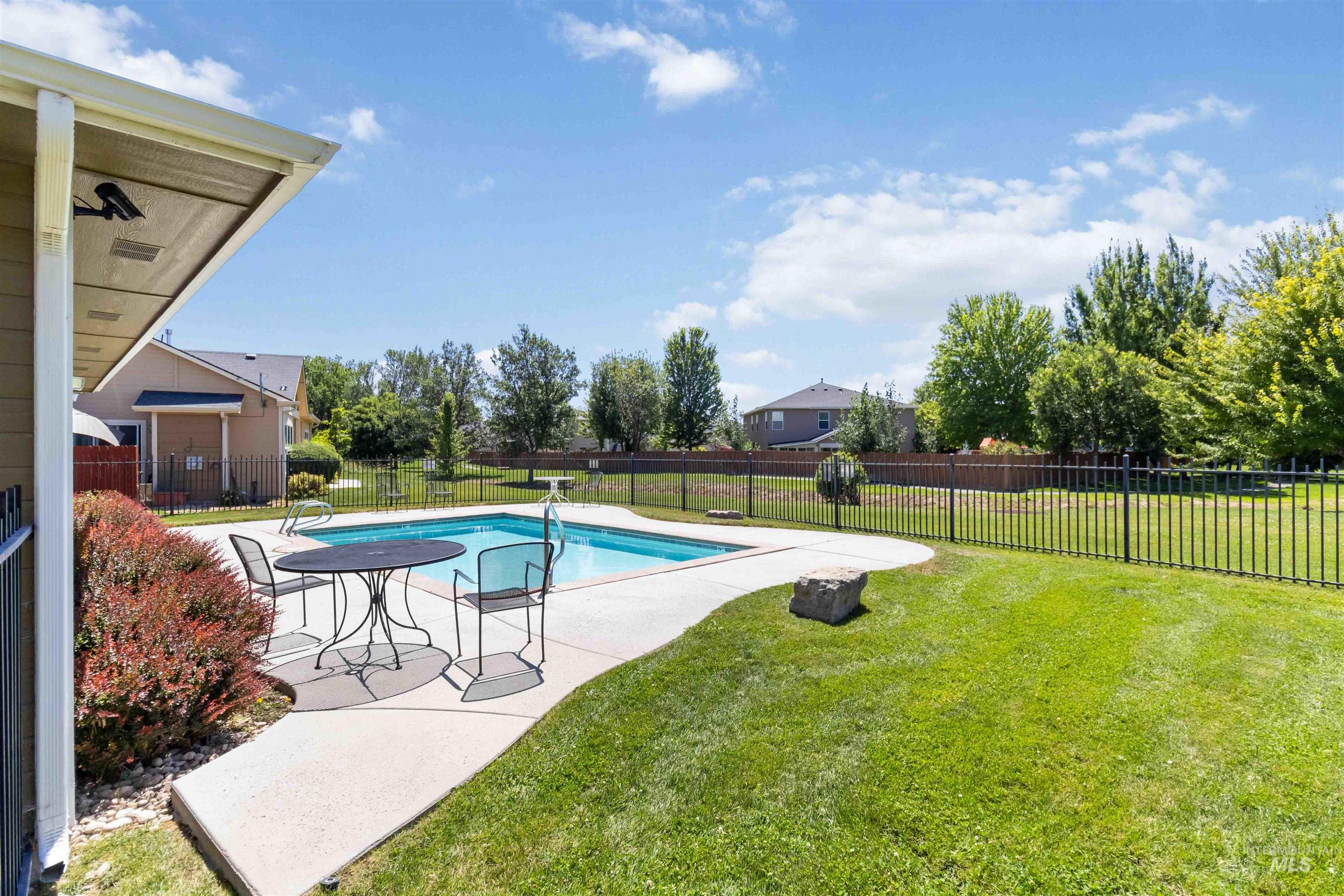9193 W Brogan Dr., Boise, Idaho 83709, 2 Bedrooms, 2 Bathrooms, Residential Income For Sale, Price $310,000, 98960769