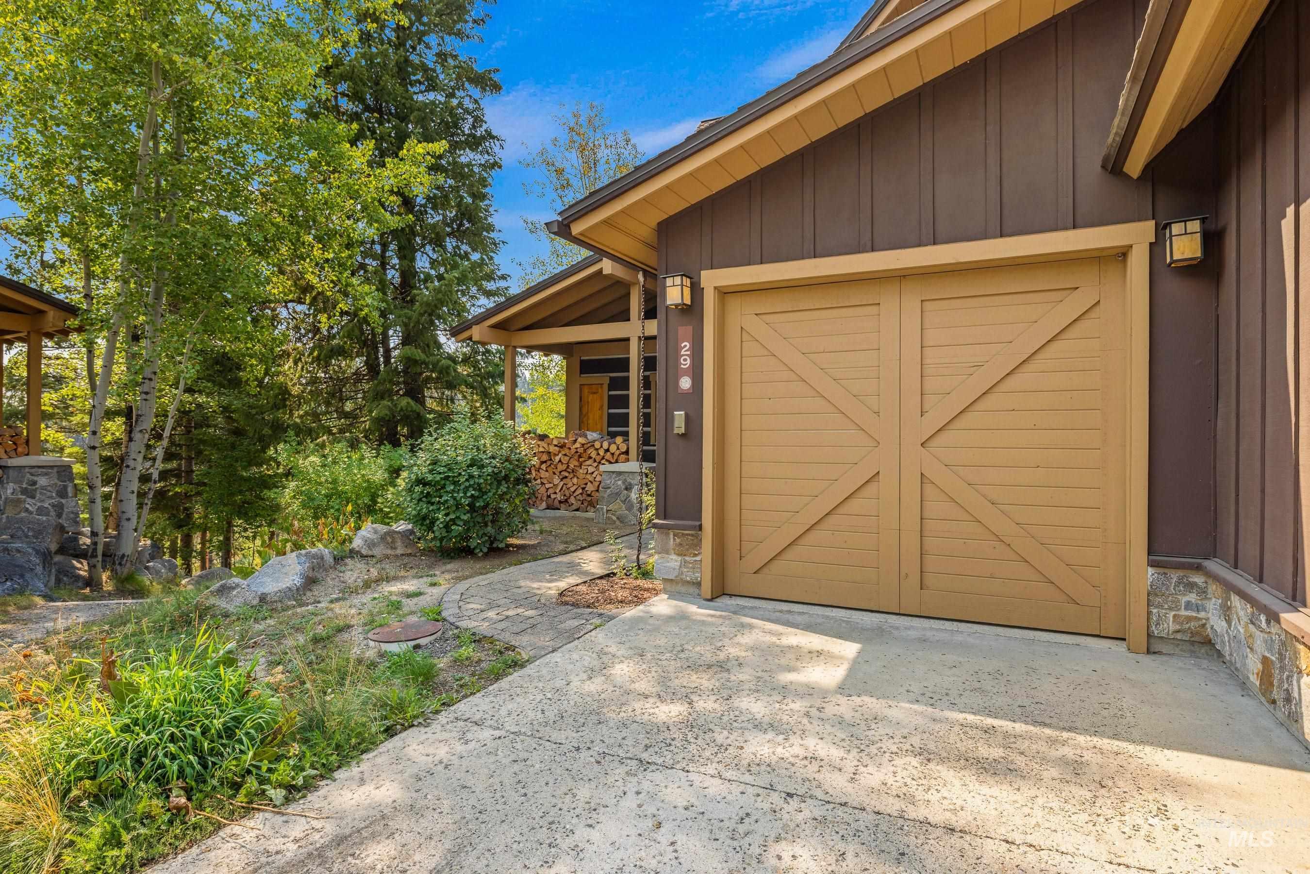 Attached Garage