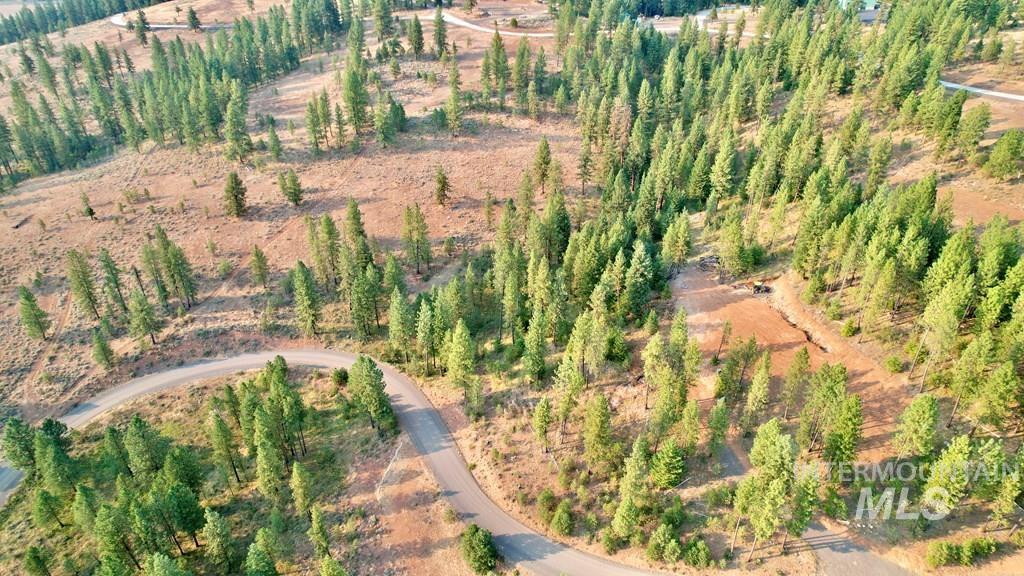 Aerial view of property and surrounding area