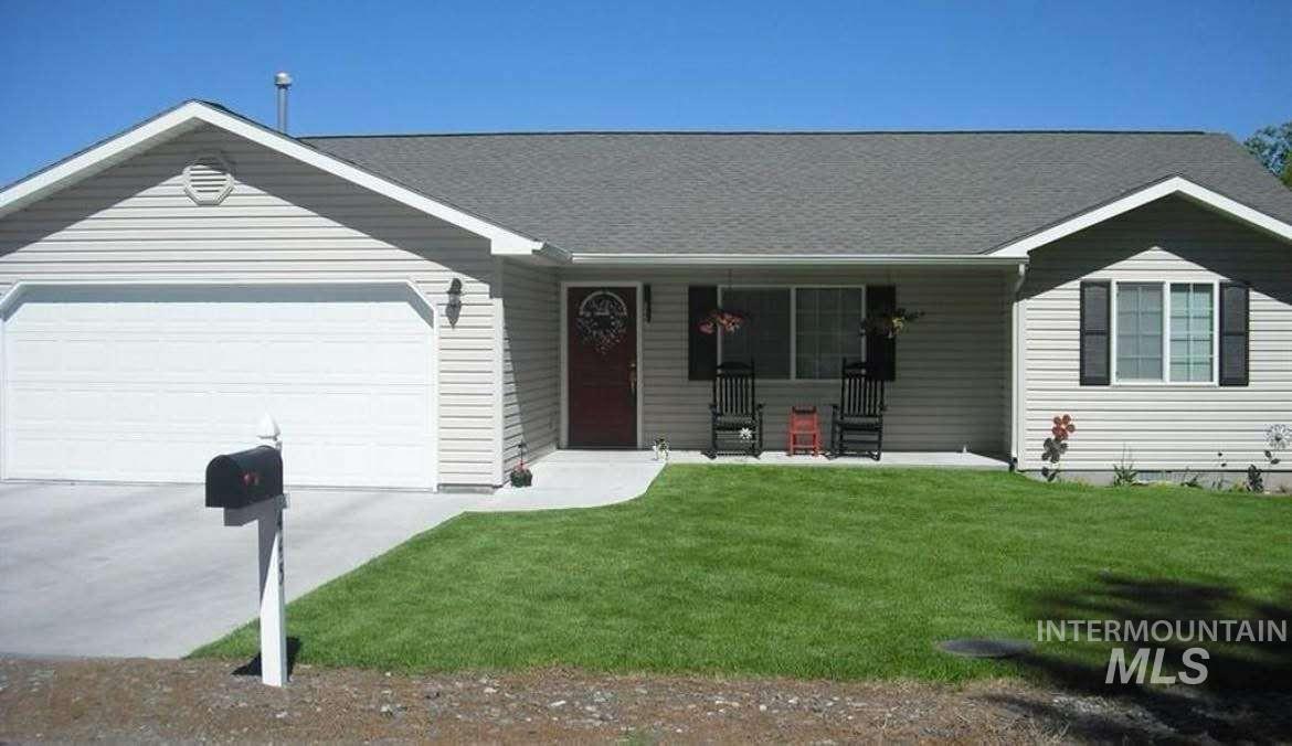 445 Hansen Ave, Burley, Idaho 83318, 3 Bedrooms, 2 Bathrooms, Residential For Sale, Price $295,000, 98960792