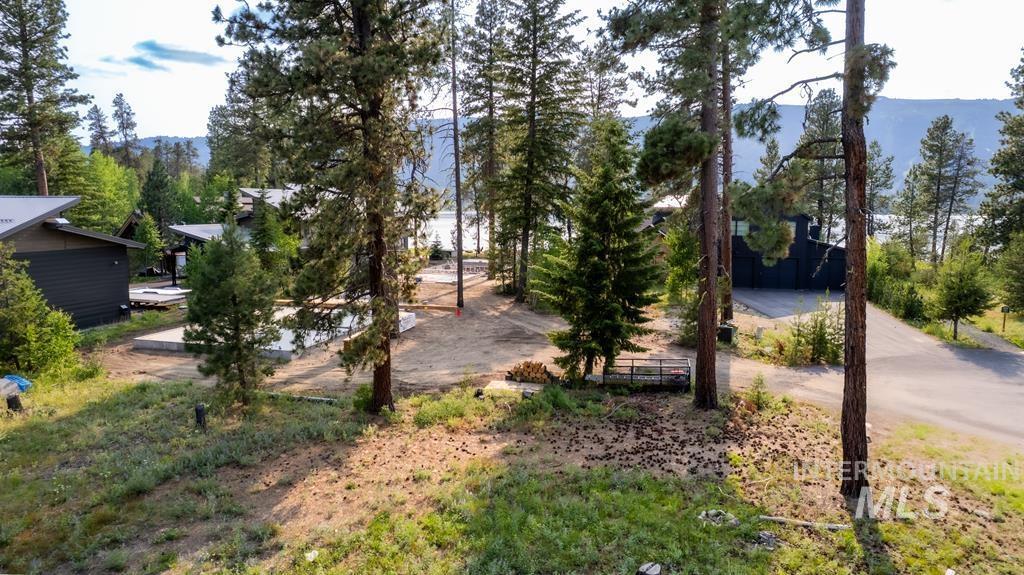 View of yard with a mountain view