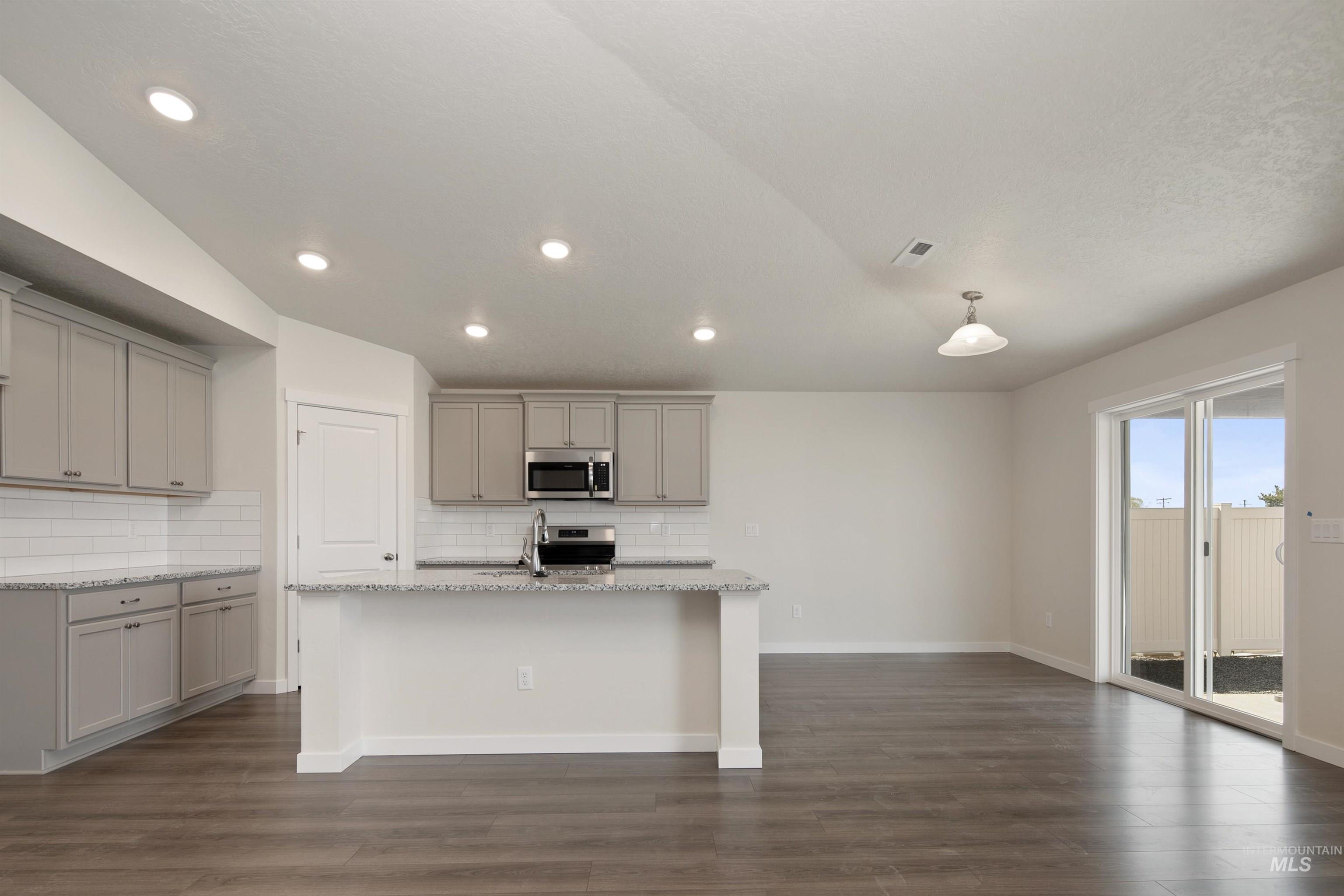 19354 Snowyside Way, Caldwell, Idaho 83605, 3 Bedrooms, 2.5 Bathrooms, Residential For Sale, Price $427,990, 98960813