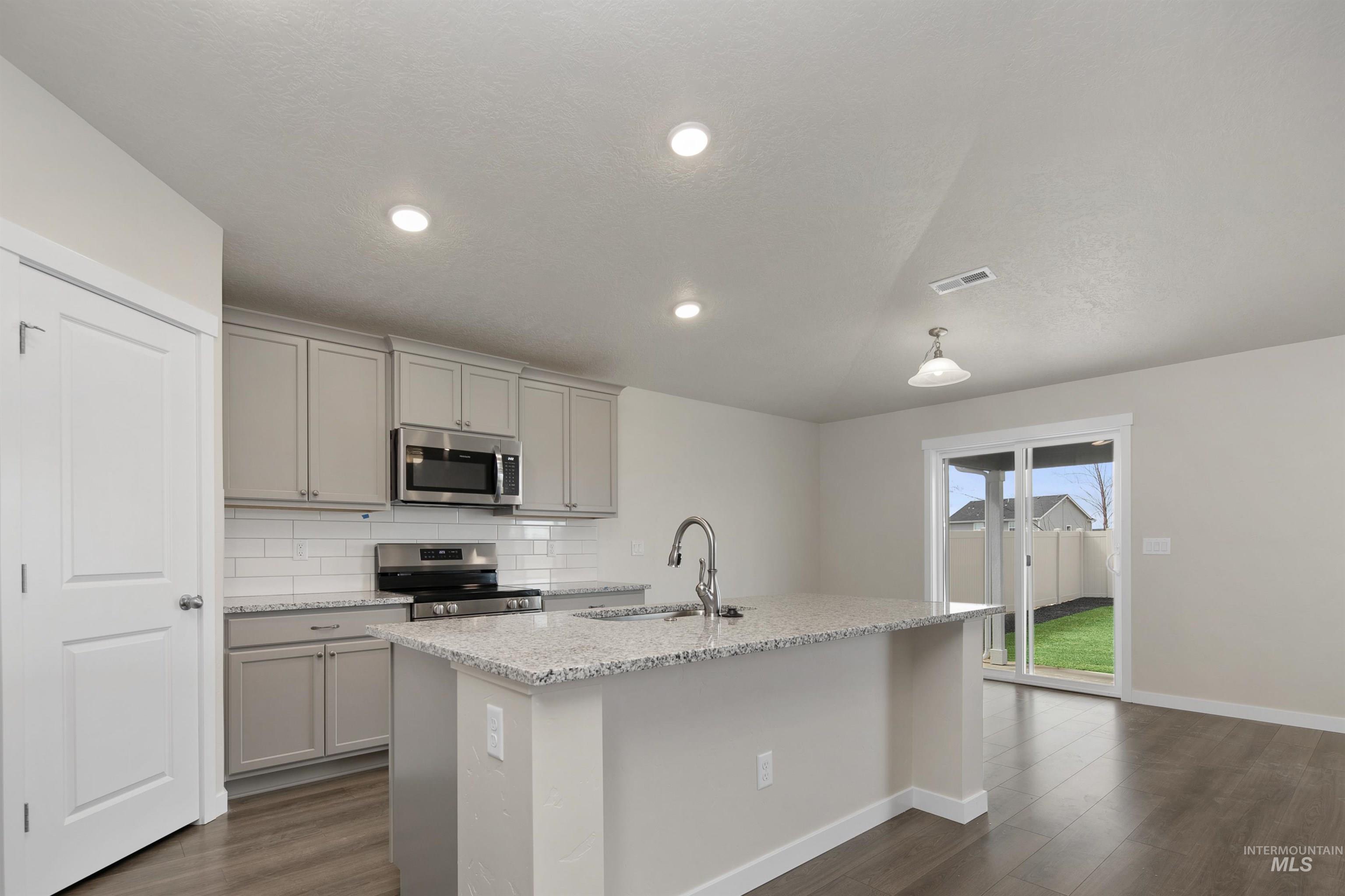 19354 Snowyside Way, Caldwell, Idaho 83605, 3 Bedrooms, 2.5 Bathrooms, Residential For Sale, Price $427,990, 98960813