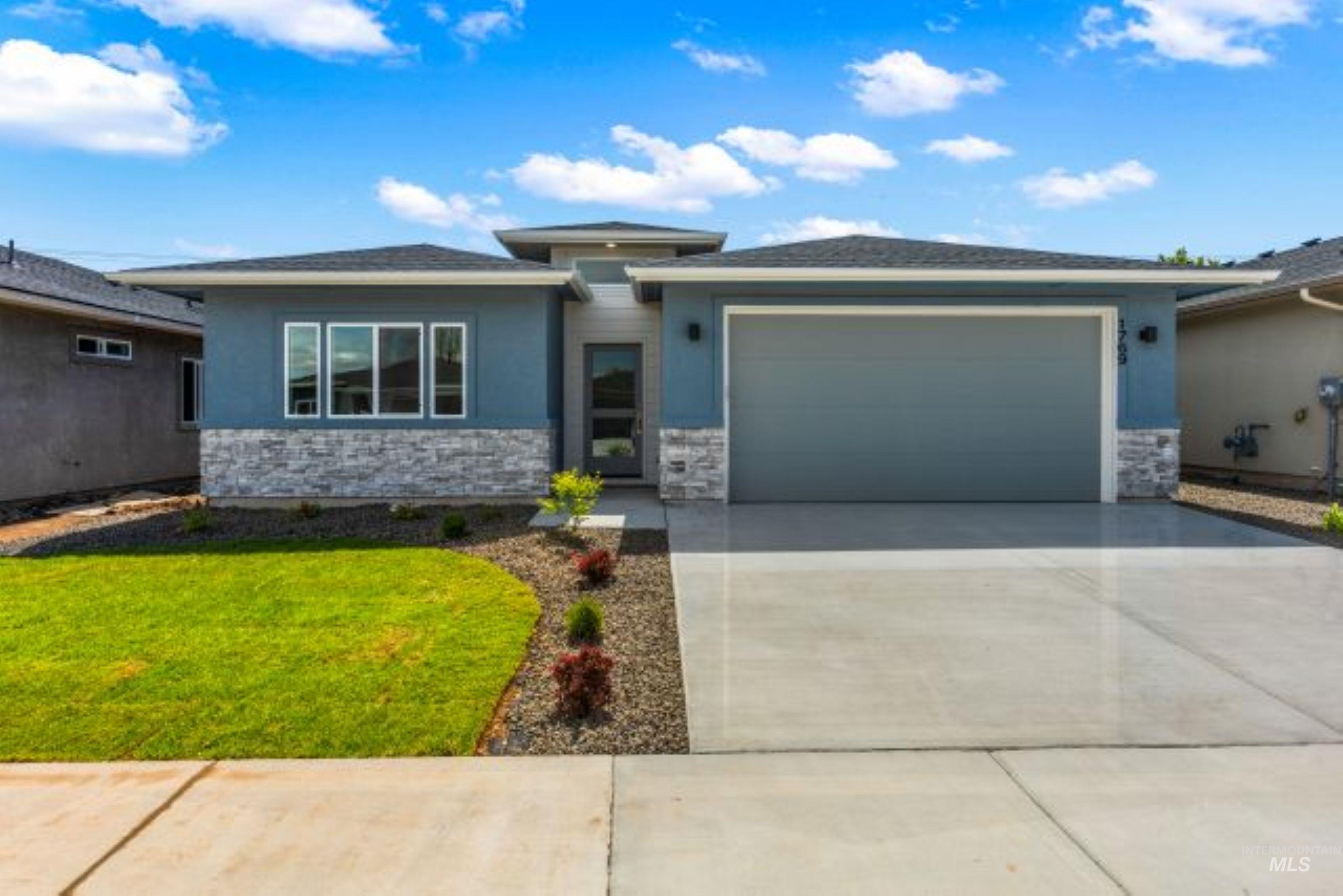 1769 E Grayson, Meridian, Idaho 83642, 3 Bedrooms, 2 Bathrooms, Residential For Sale, Price $525,000, 98960821