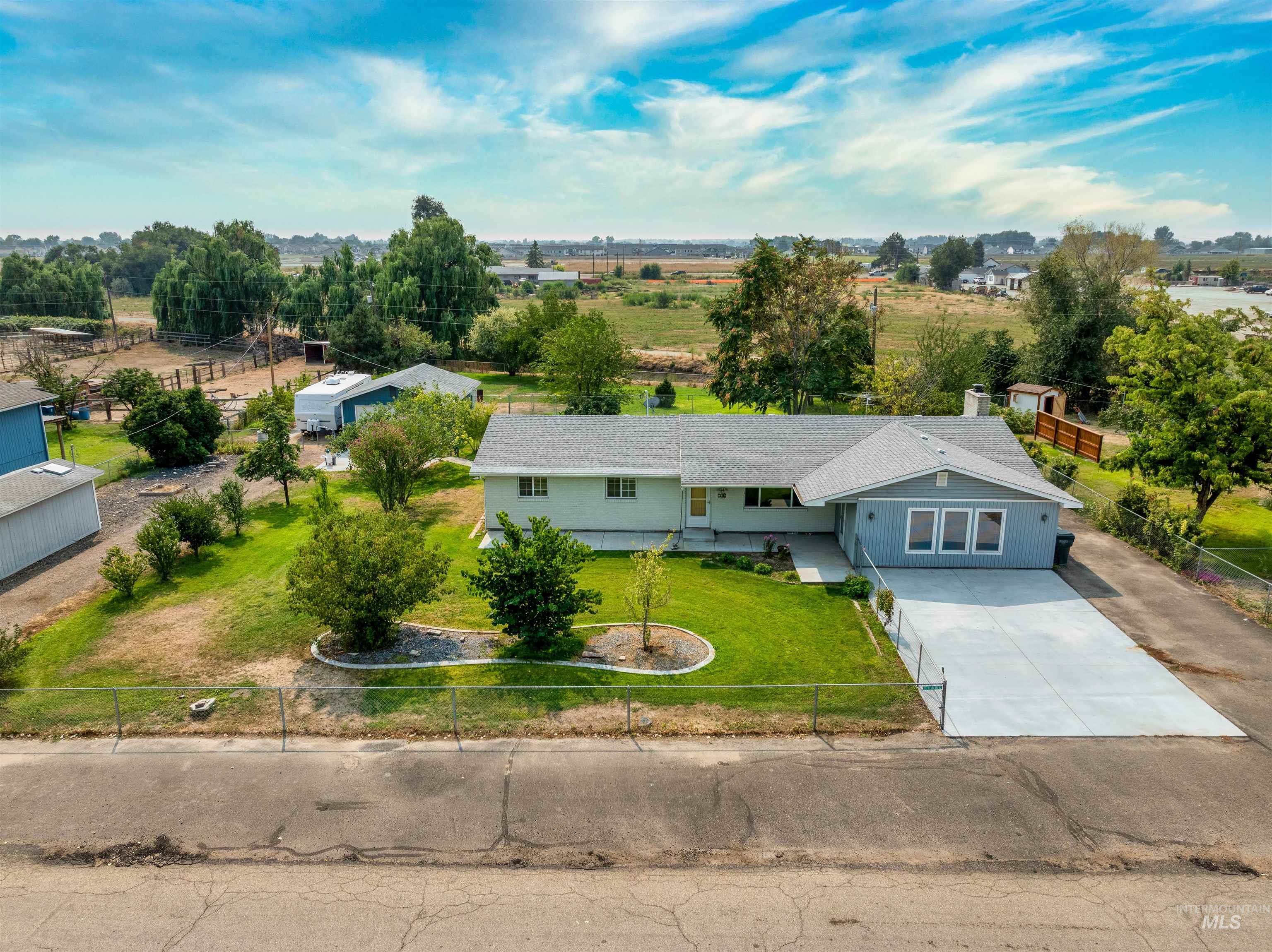 11465 Hall Dr, Nampa, Idaho 83651, 3 Bedrooms, 2 Bathrooms, Residential For Sale, Price $475,000, 98960824