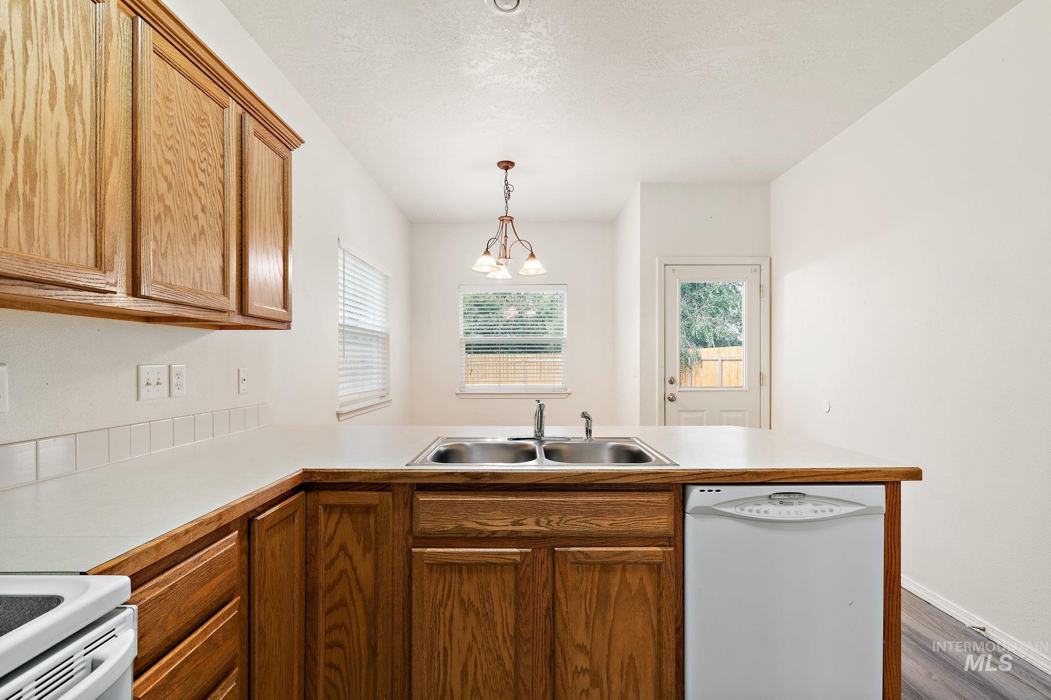 2864 W Lemhi Street, Boise, Idaho 83705, 2 Bedrooms, 2.5 Bathrooms, Residential For Sale, Price $375,000, 98960839
