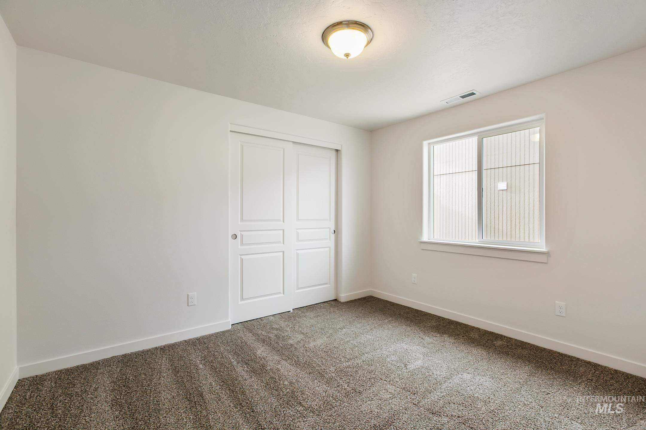 523 Brads Place, Twin Falls, Idaho 83301, 2 Bedrooms, 2 Bathrooms, Residential For Sale, Price $299,990, 98960851