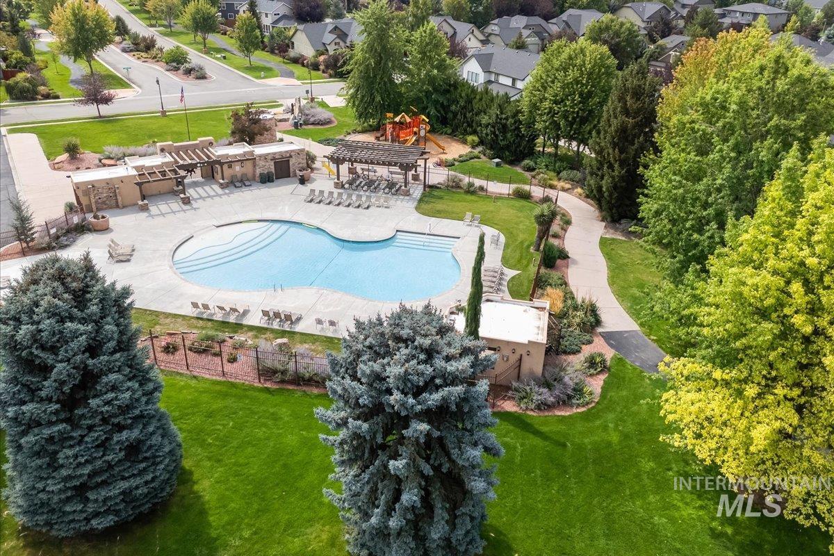 Bird's eye view of a pool area