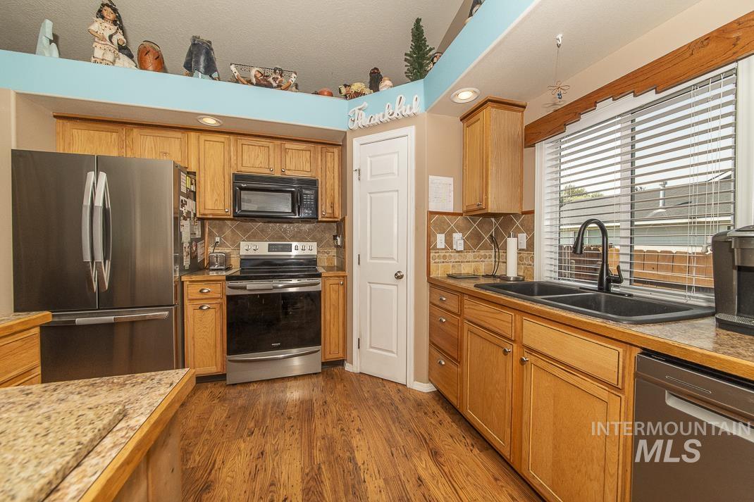 3620 S Oxbow Dr, Nampa, Idaho 83686, 3 Bedrooms, 2 Bathrooms, Residential For Sale, Price $409,900, 98960860