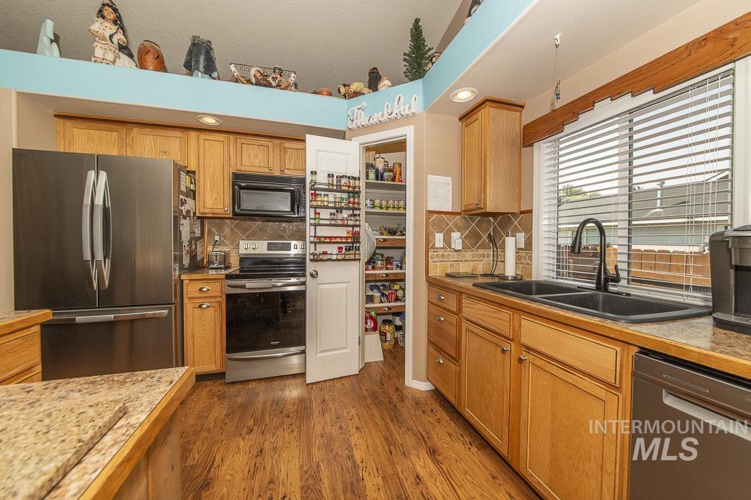 3620 S Oxbow Dr, Nampa, Idaho 83686, 3 Bedrooms, 2 Bathrooms, Residential For Sale, Price $409,900, 98960860