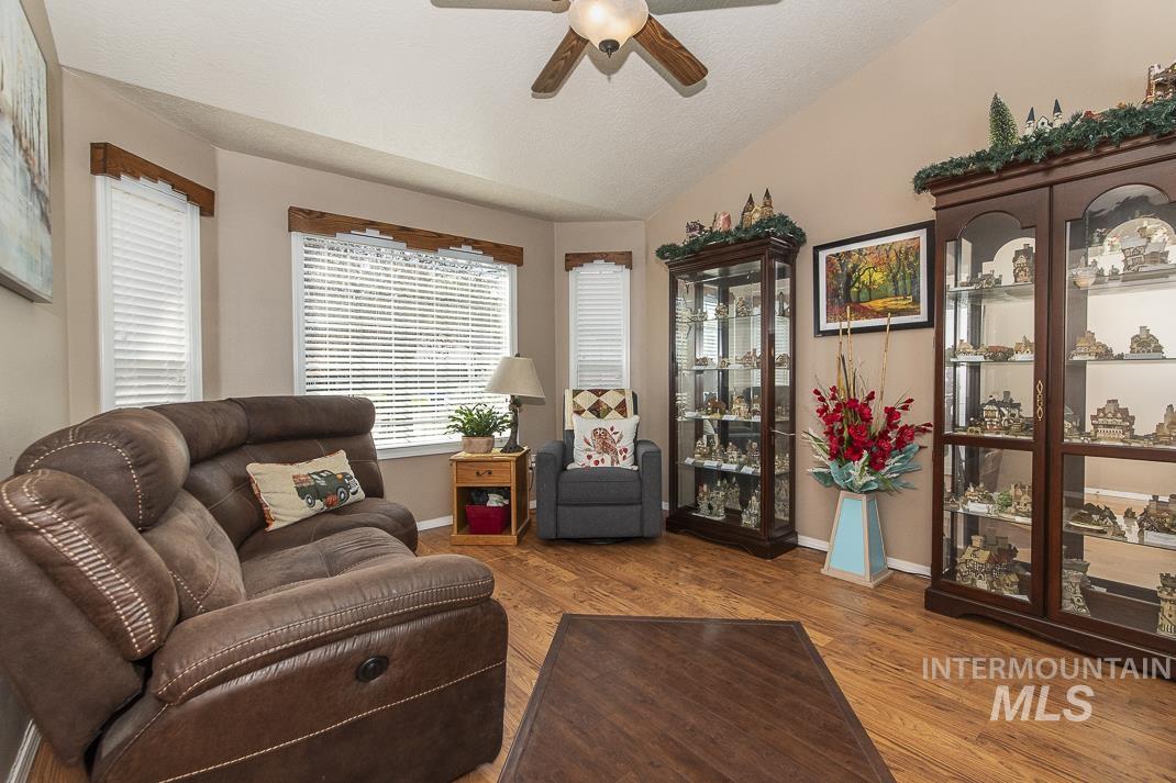 3620 S Oxbow Dr, Nampa, Idaho 83686, 3 Bedrooms, 2 Bathrooms, Residential For Sale, Price $409,900, 98960860