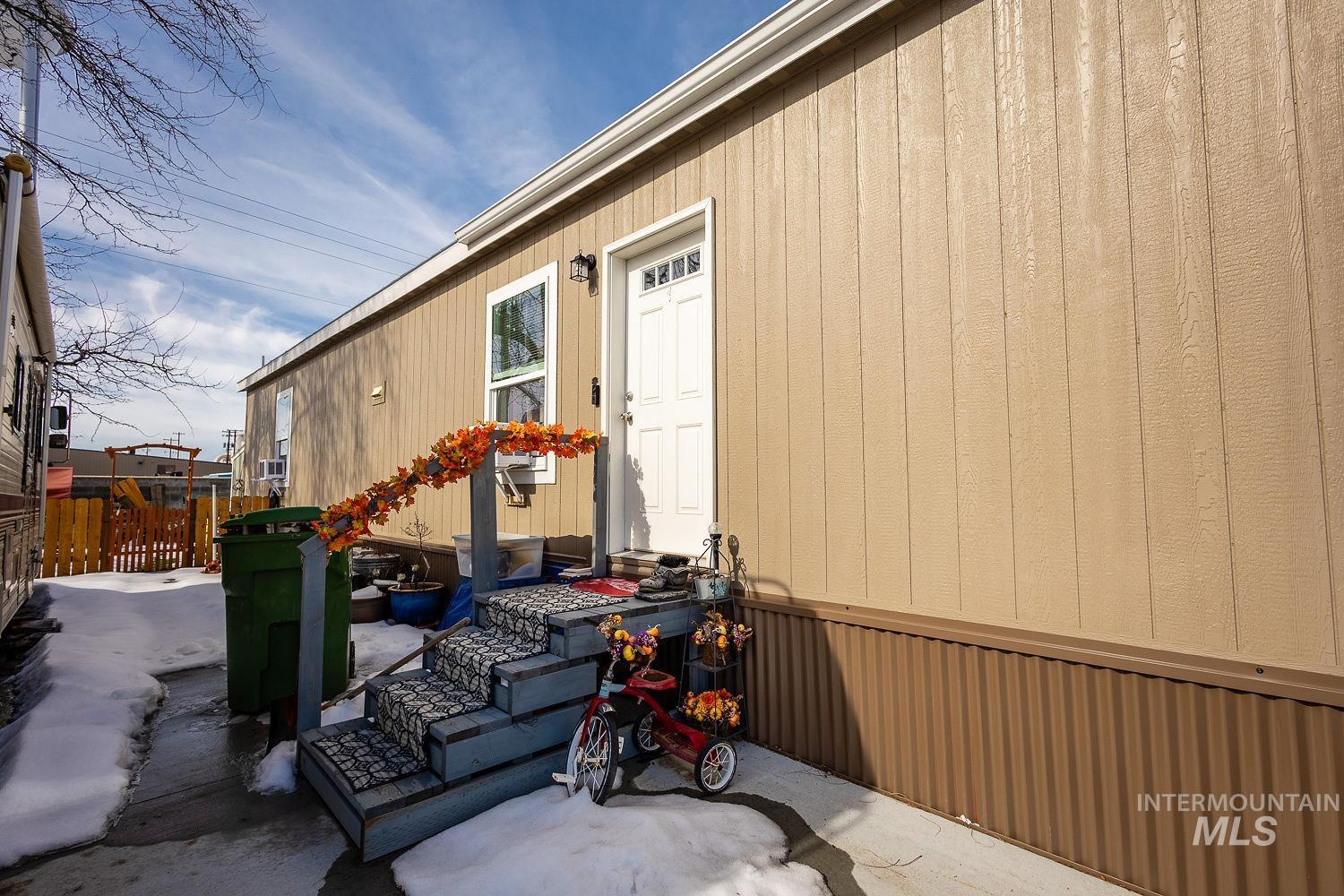 100 NW 16th St, Fruitland, Idaho 83619, 2 Bedrooms, 2 Bathrooms, Residential For Sale, Price $79,000, 98960891