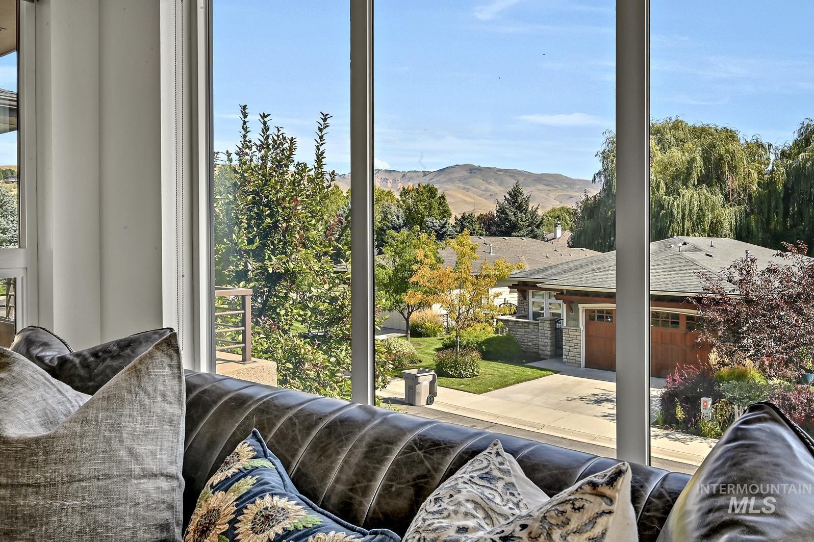 3167 S Rookery Lane, Boise, Idaho 83706, 2 Bedrooms, 2 Bathrooms, Residential For Sale, Price $599,900, 98960906