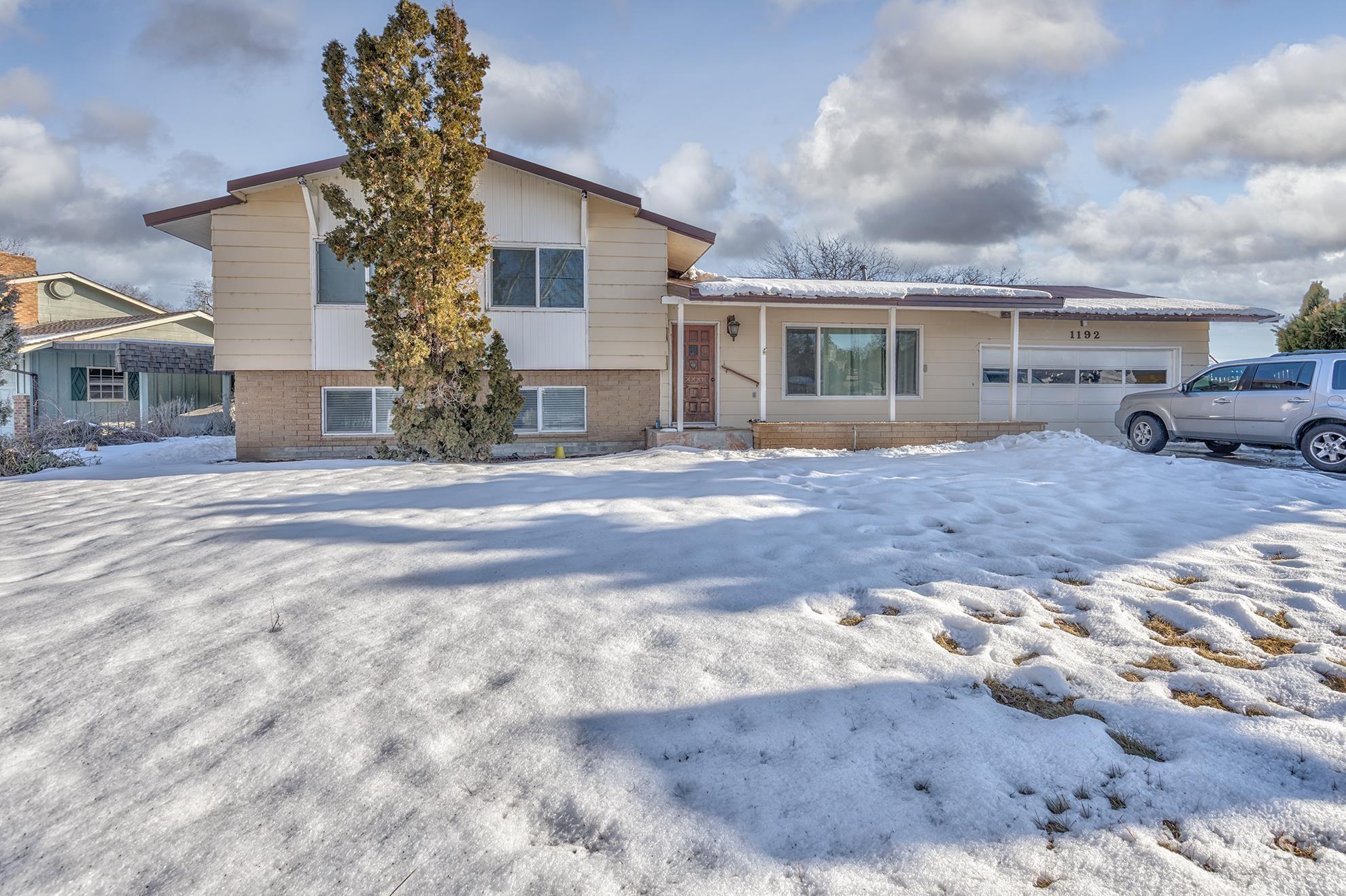 1192 SW 12th Ave, Ontario, Oregon 97914, 5 Bedrooms, 3 Bathrooms, Residential For Sale, Price $400,000, 98960915