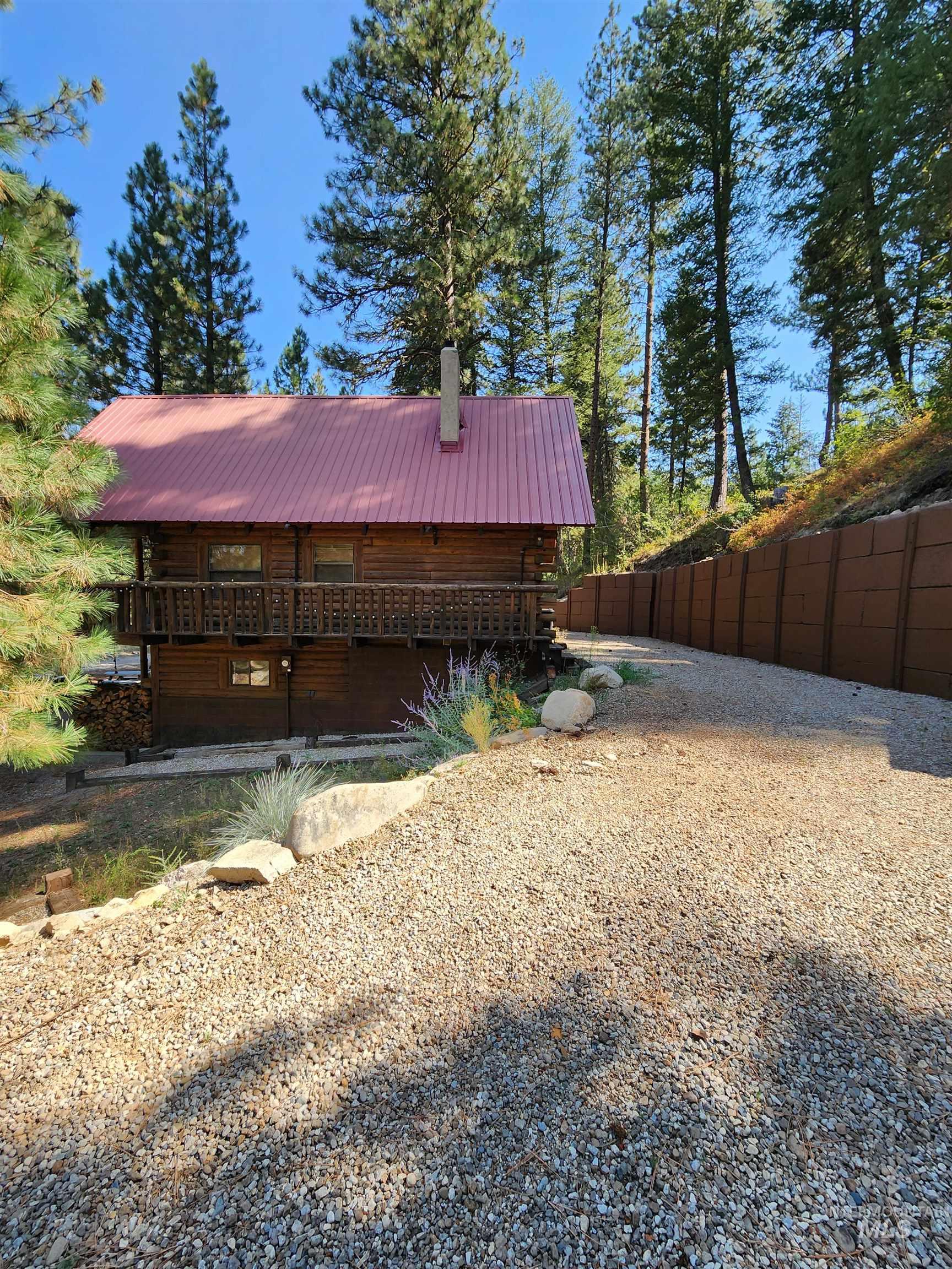 1509 E Pine Creek Road, Featherville, Idaho 83647, 3 Bedrooms, 2 Bathrooms, Residential For Sale, Price $800,000, 98960922