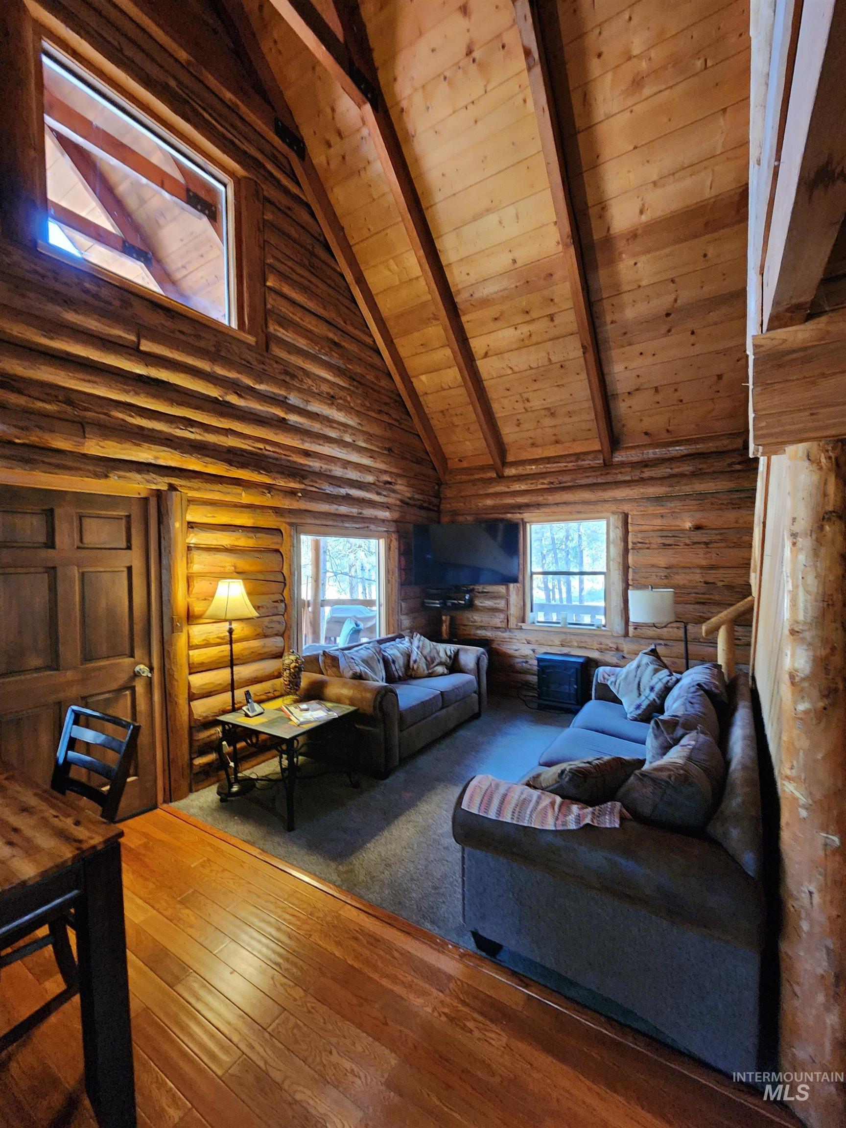 1509 E Pine Creek Road, Featherville, Idaho 83647, 3 Bedrooms, 2 Bathrooms, Residential For Sale, Price $800,000, 98960922