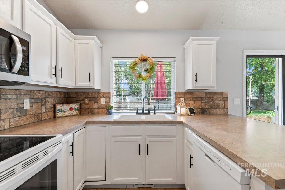 748 S Willis Ave, Kuna, Idaho 83634, 4 Bedrooms, 2.5 Bathrooms, Residential For Sale, Price $409,000, 98960925