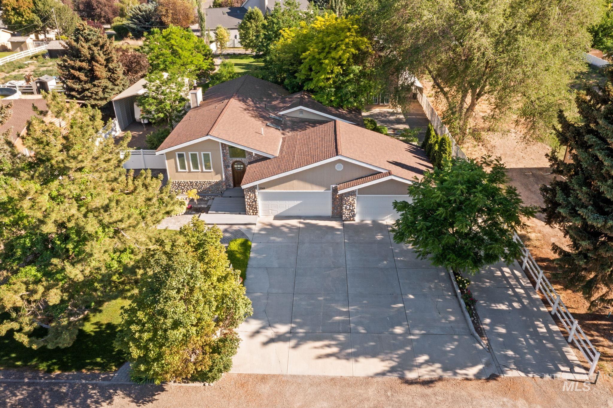 3348 Highlawn Dr, Twin Falls, Idaho 83301, 4 Bedrooms, 2 Bathrooms, Residential For Sale, Price $585,000, 98960939