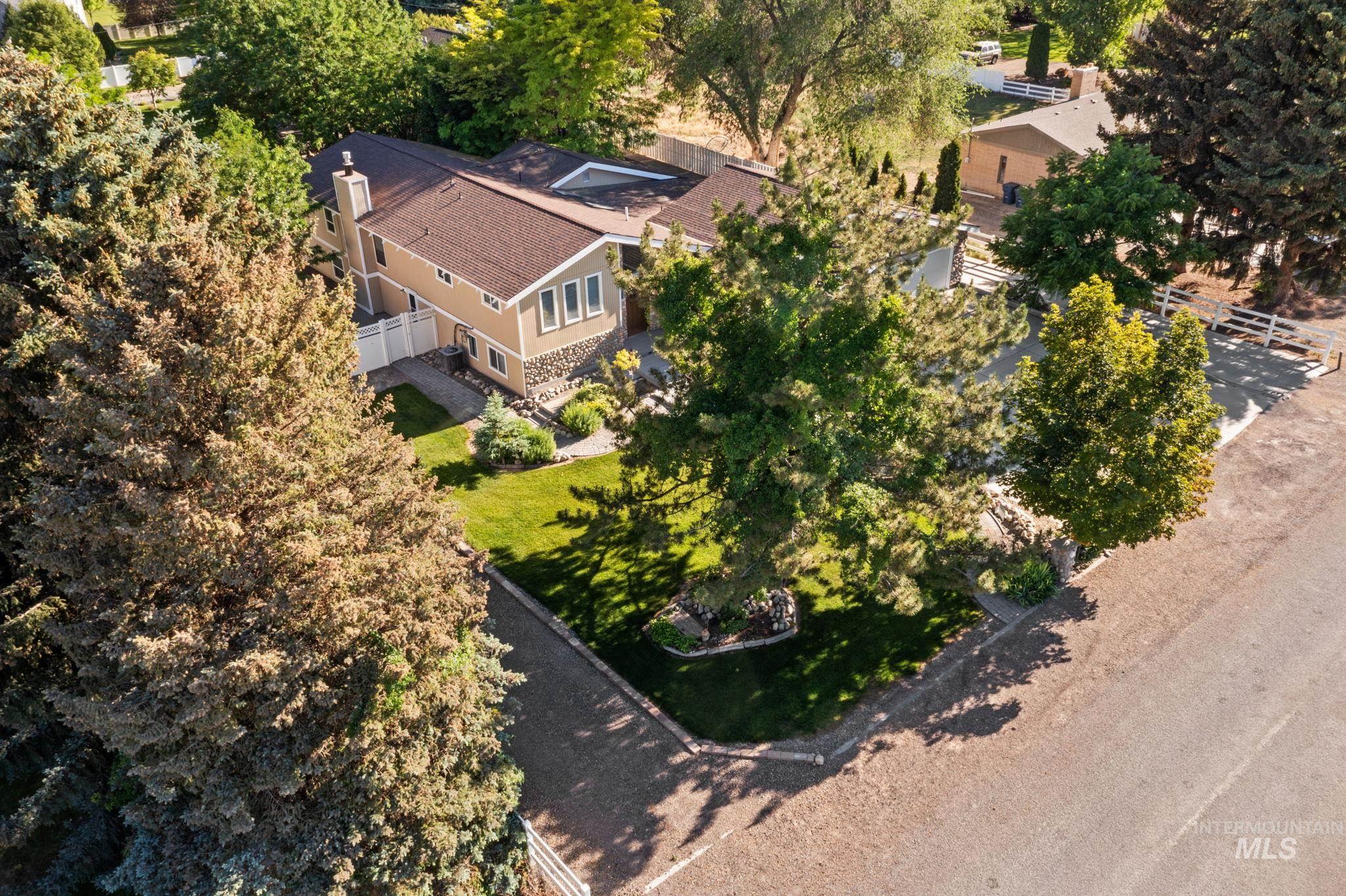 3348 Highlawn Dr, Twin Falls, Idaho 83301, 4 Bedrooms, 2 Bathrooms, Residential For Sale, Price $585,000, 98960939