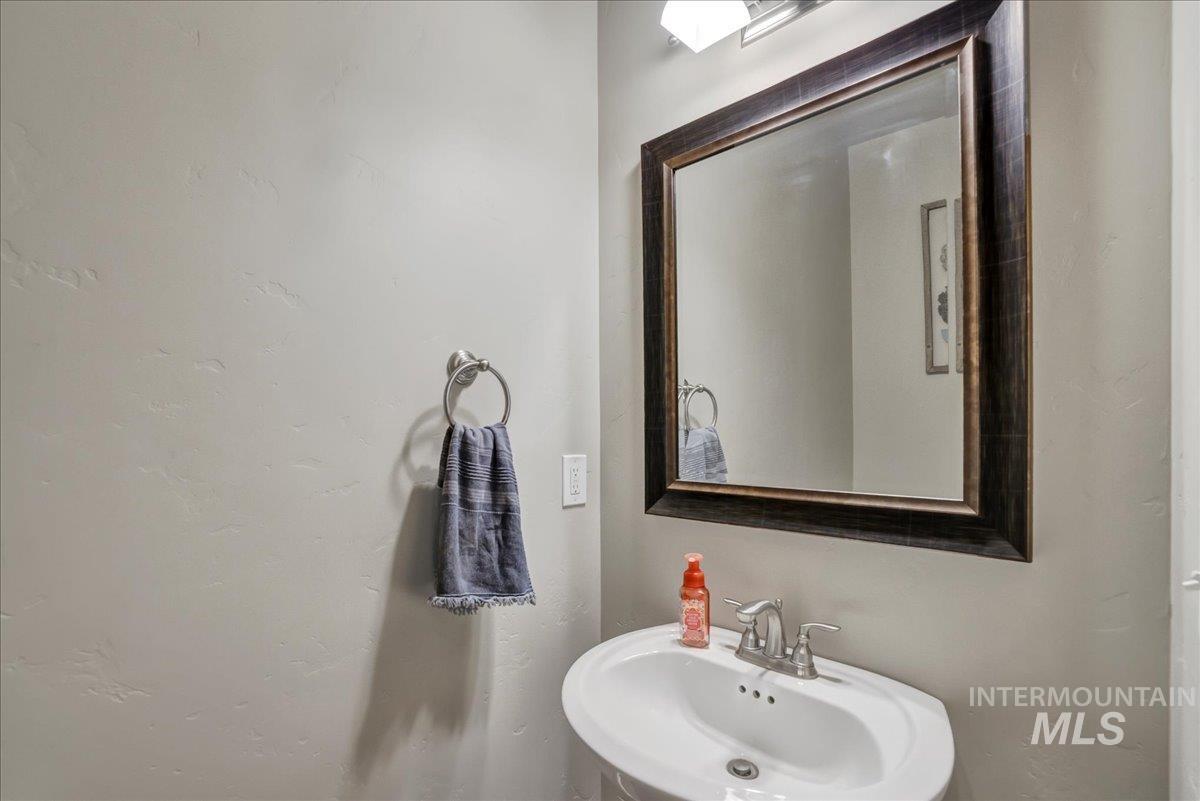 Bathroom with a sink