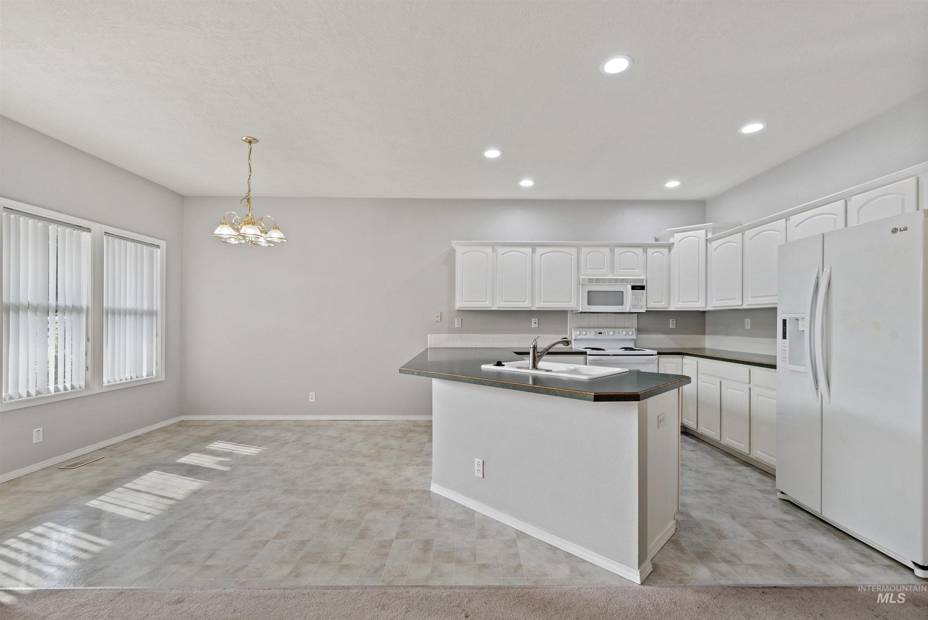 2614 N Robie Ave, Meridian, Idaho 83646-8306, 4 Bedrooms, 2 Bathrooms, Residential For Sale, Price $520,000, 98960948
