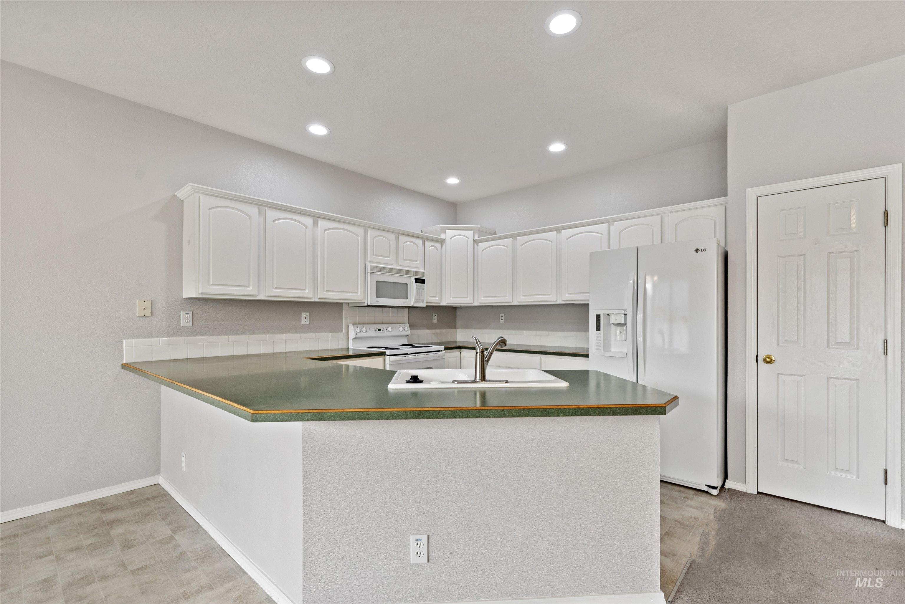 2614 N Robie Ave, Meridian, Idaho 83646-8306, 4 Bedrooms, 2 Bathrooms, Residential For Sale, Price $520,000, 98960948