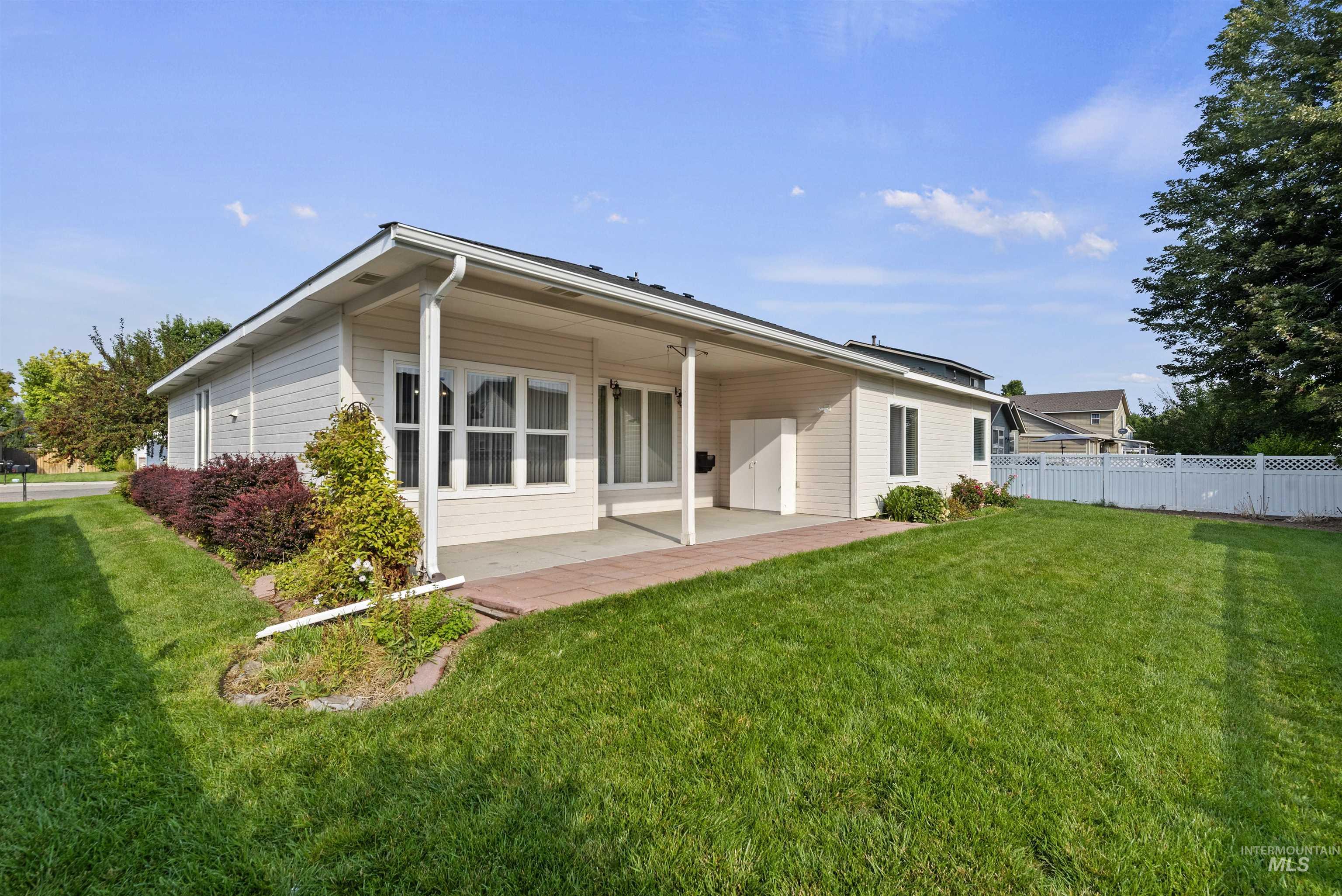 2614 N Robie Ave, Meridian, Idaho 83646-8306, 4 Bedrooms, 2 Bathrooms, Residential For Sale, Price $520,000, 98960948