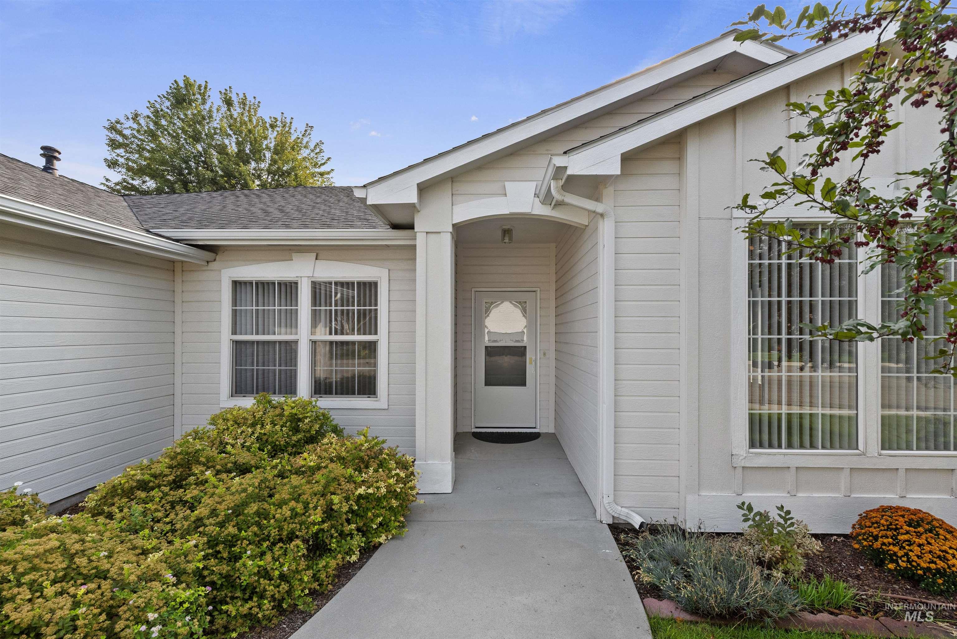 2614 N Robie Ave, Meridian, Idaho 83646-8306, 4 Bedrooms, 2 Bathrooms, Residential For Sale, Price $520,000, 98960948