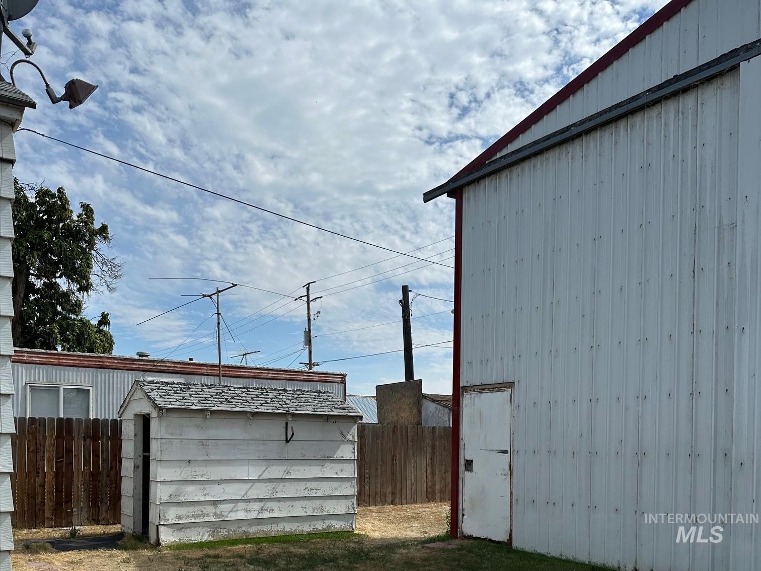 114 E Montana Ave, Homedale, Idaho 83628, 3 Bedrooms, 2 Bathrooms, Residential For Sale, Price $249,900, 98960949