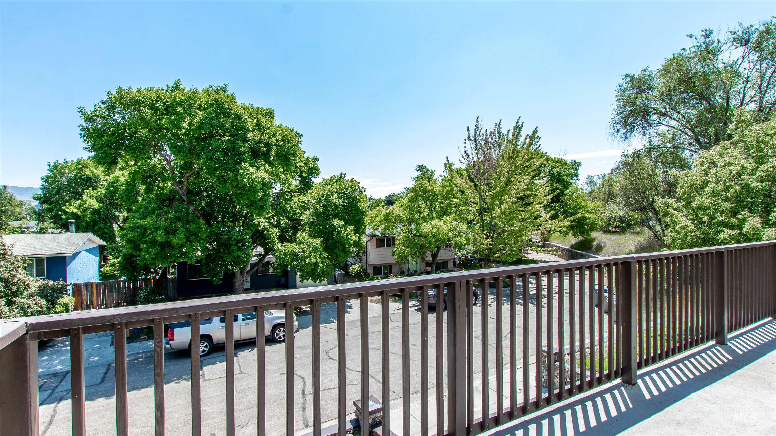 2701 S Gourley St., Boise, Idaho 83705, 2 Bedrooms, 2 Bathrooms, Residential For Sale, Price $349,900, 98960950